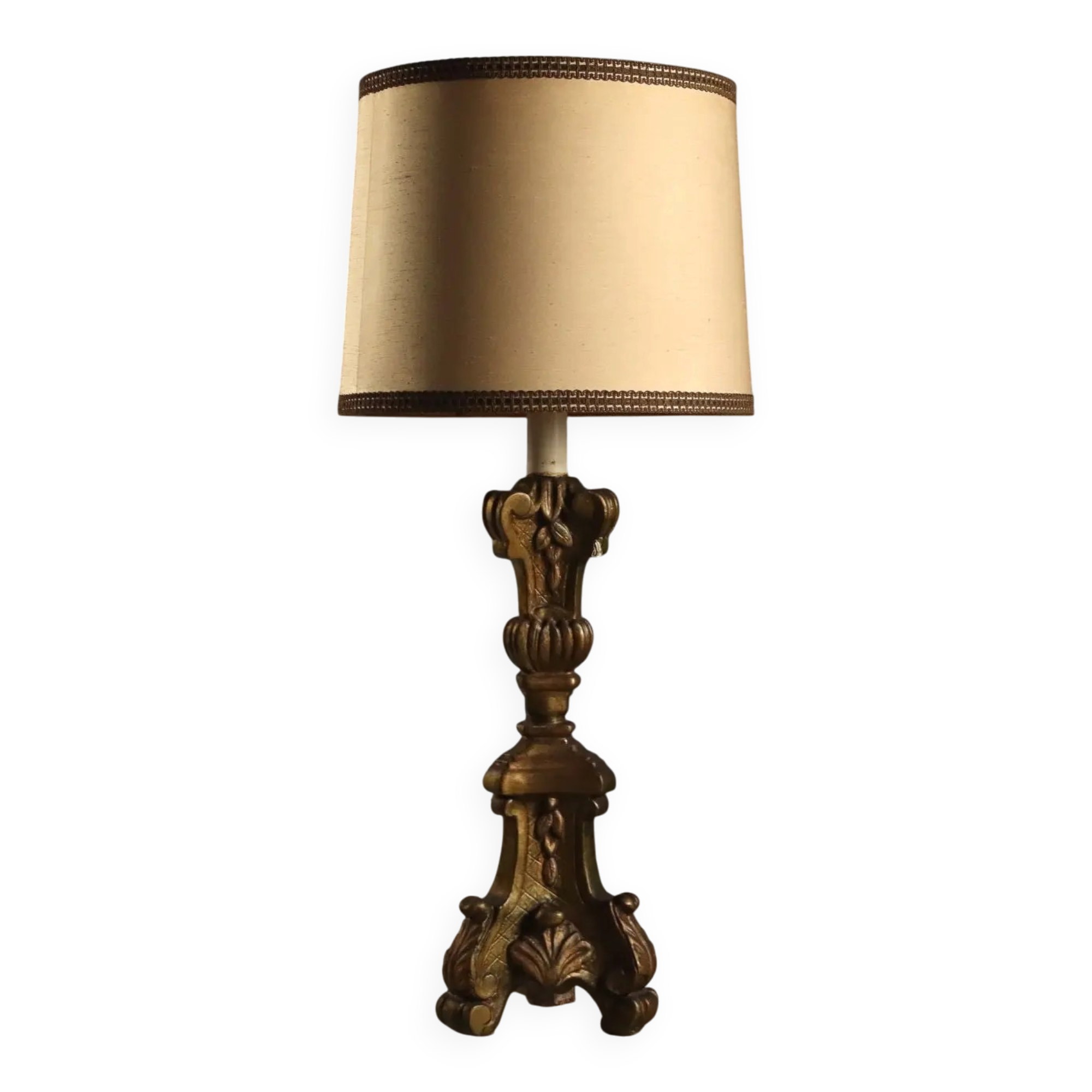 Lampe en bois sculpté et doré avec abat-jour en tissu, Italie, XIXe siècle