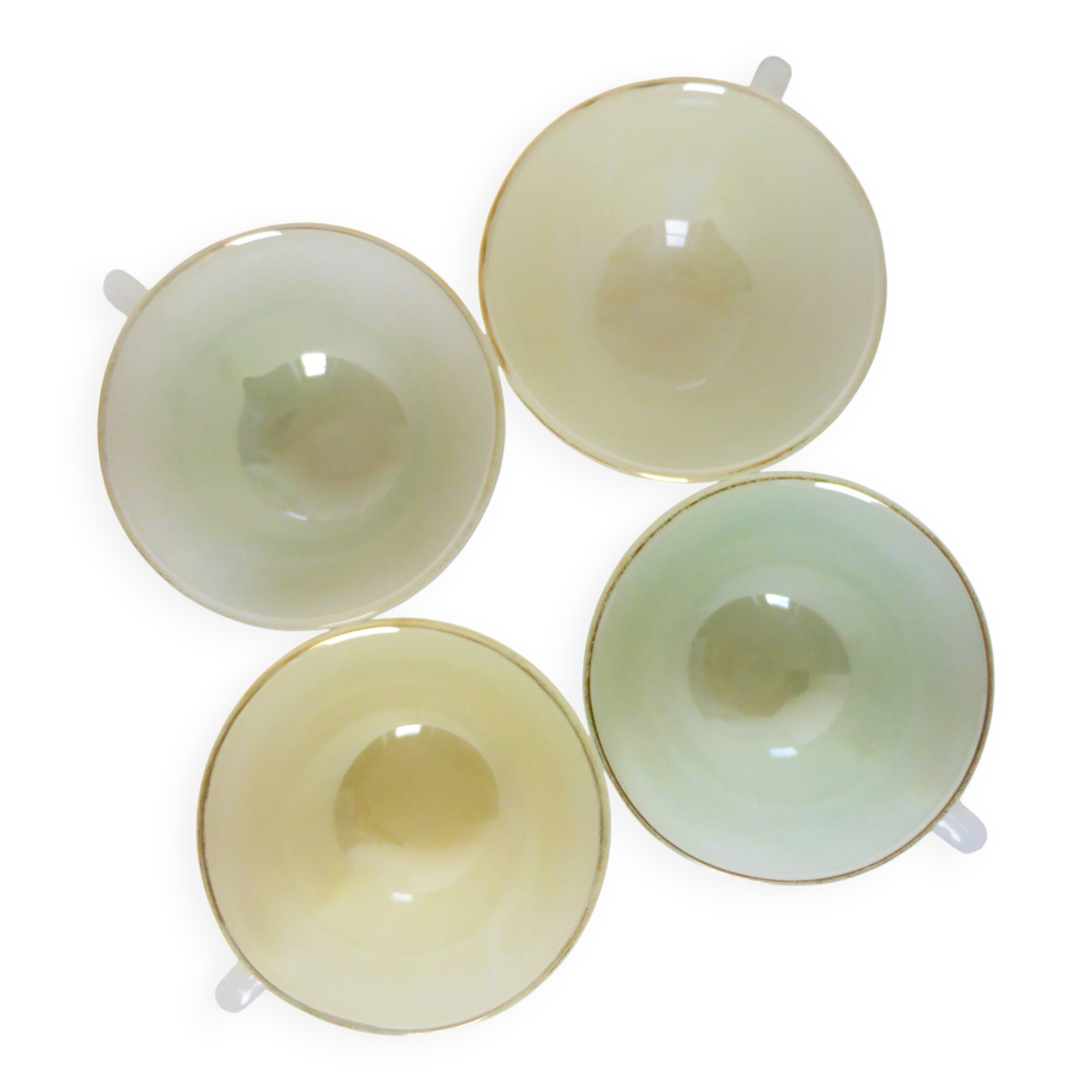 4 vintage harlequin cups in Arcopal 210183