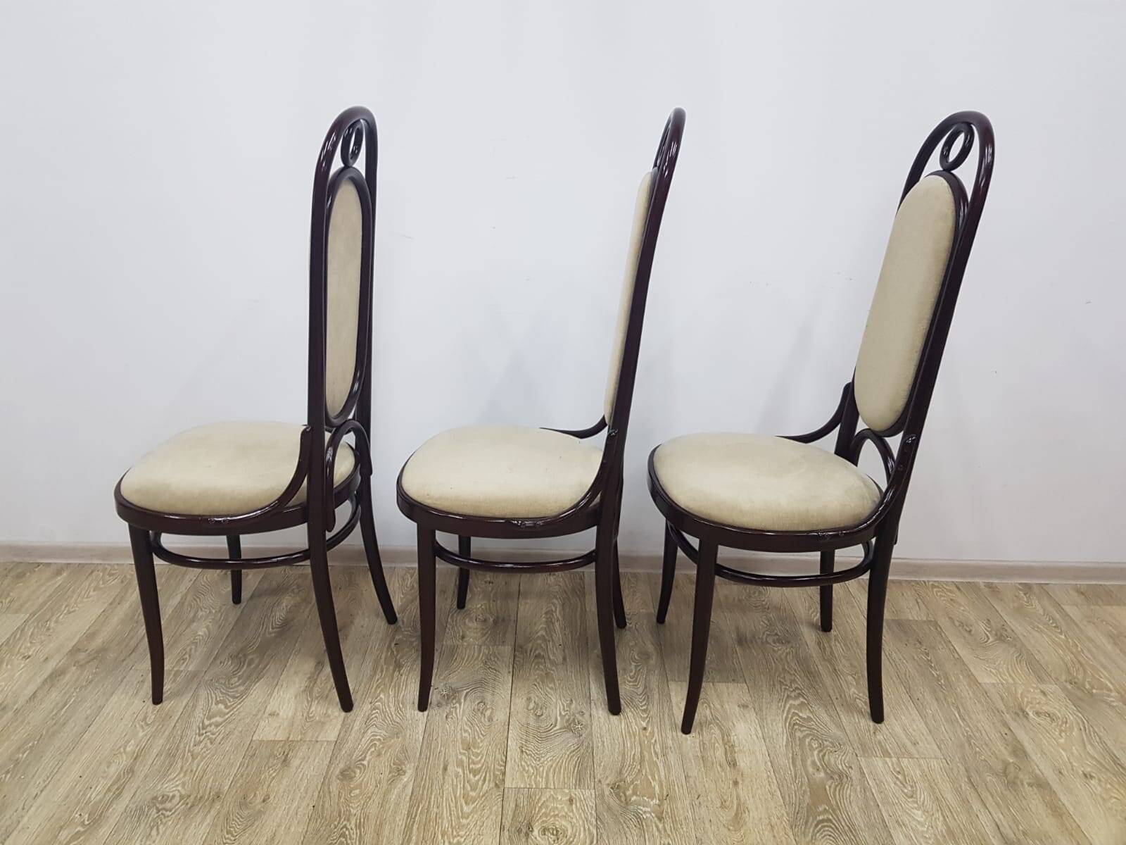 Ensemble de trois chaises Thonet