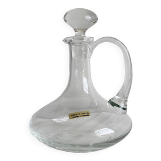 Mouth-blown glass carafe, elegant design