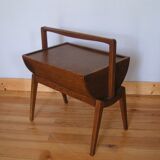 Sewing box worker