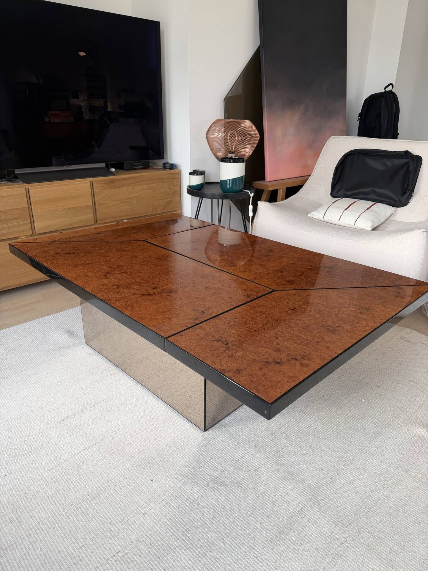 Table basse bar loupe d’orme et miroirs roche bobois