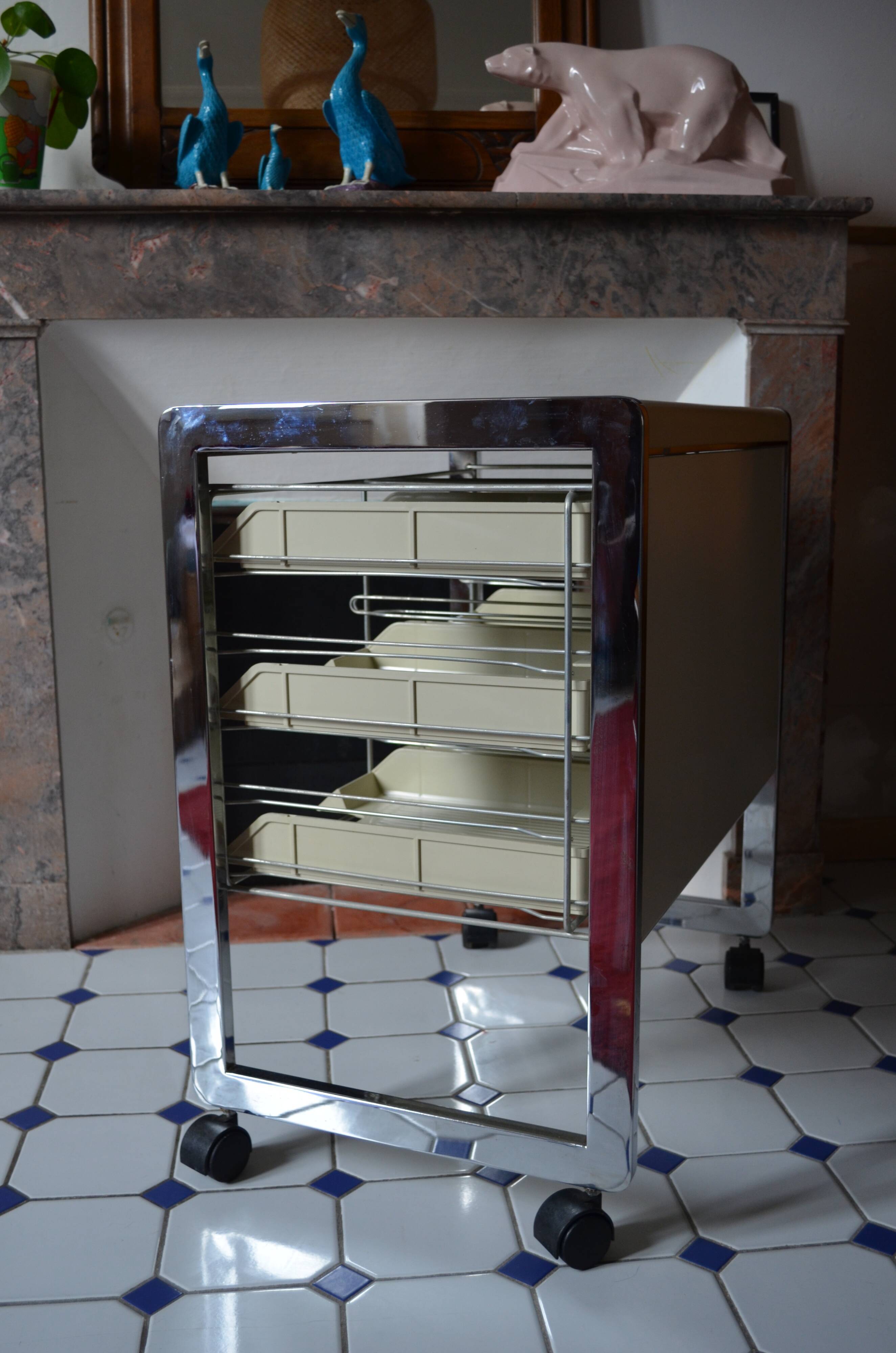 Metal serving trolley