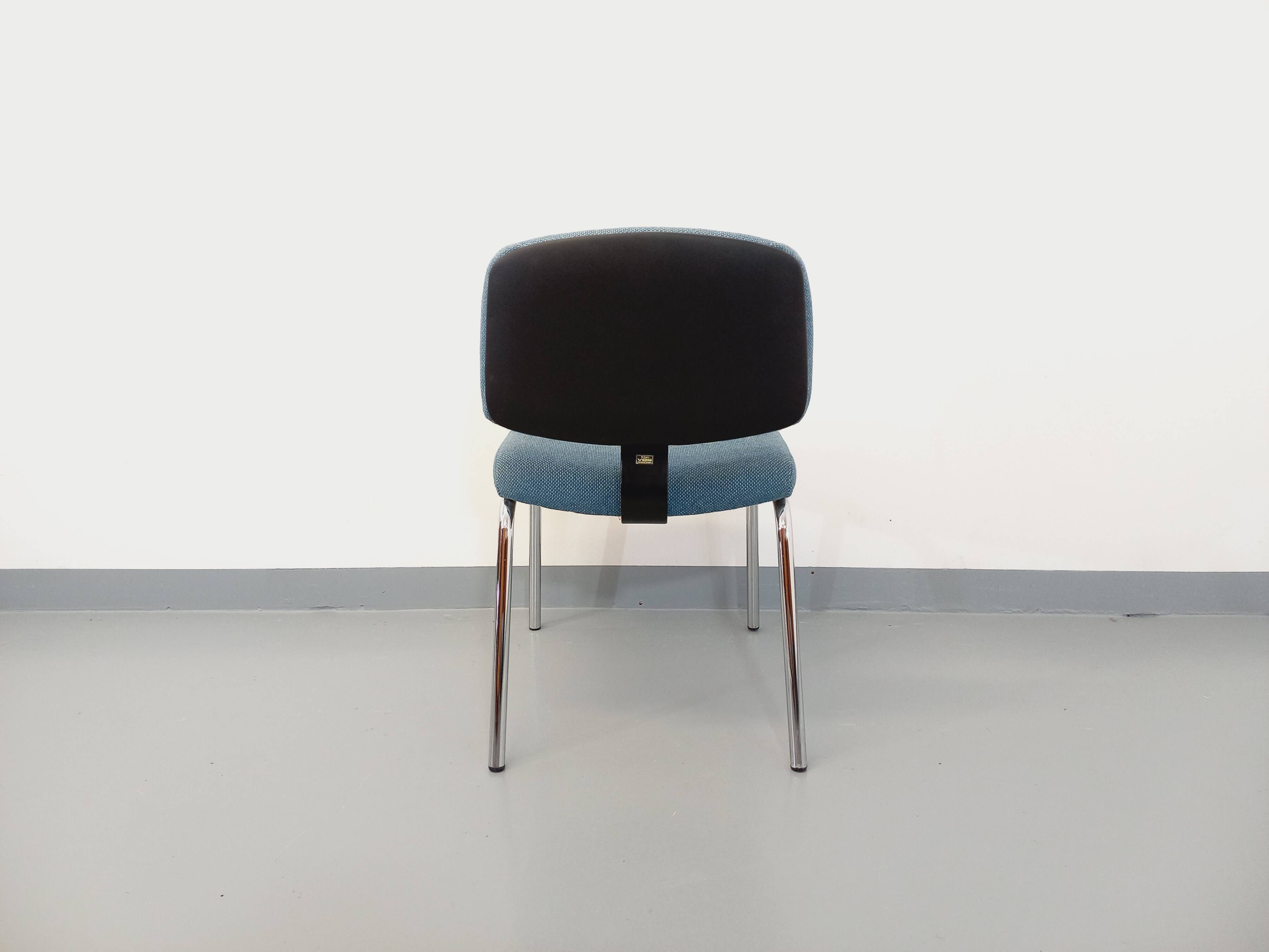 Vintage office chair in fabric and chrome from the 70s