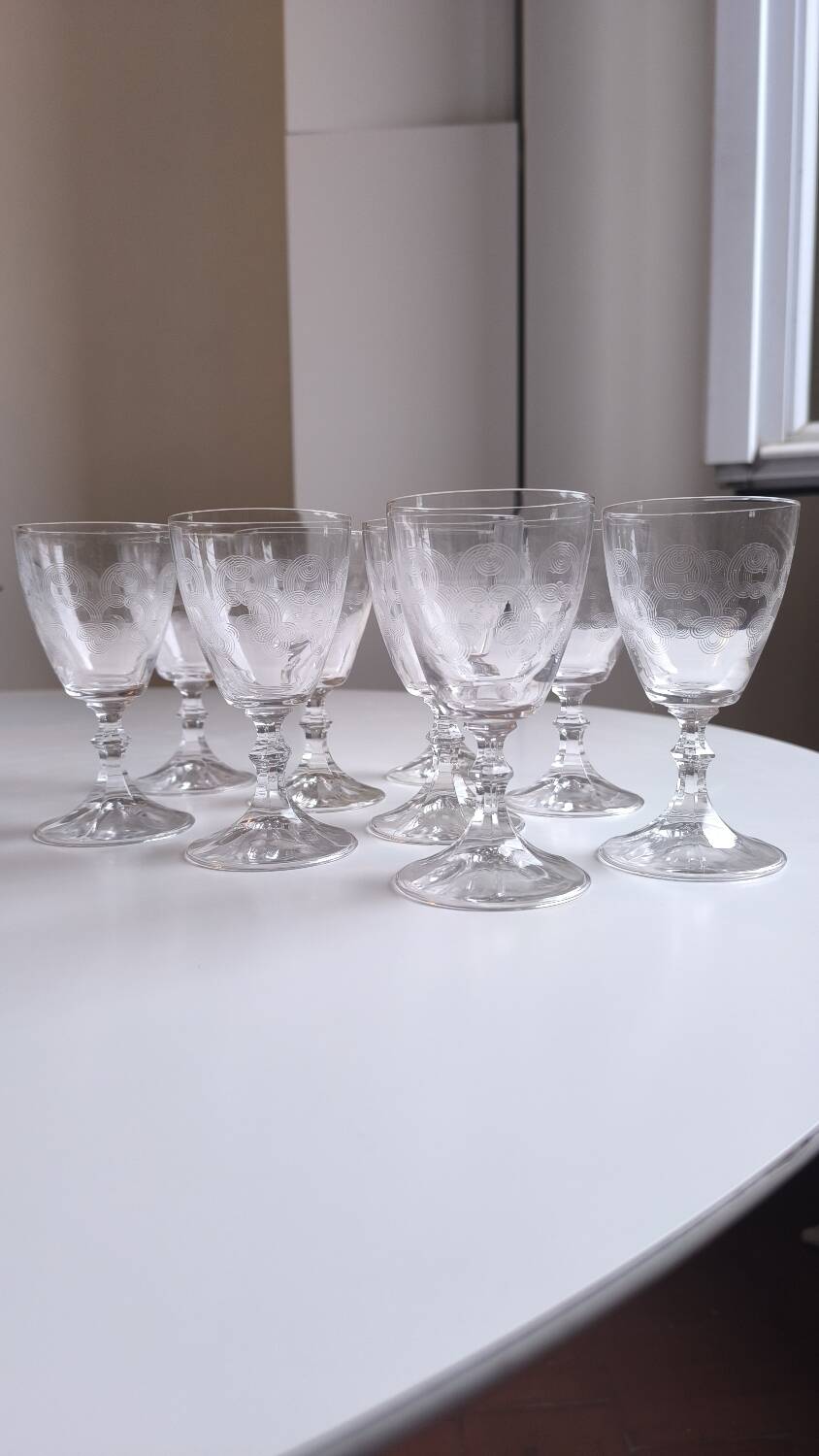 Set of 9 chiseled stemmed glasses