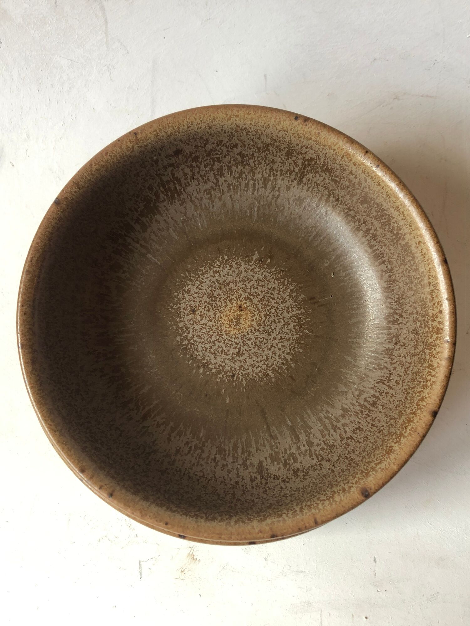 Ensemble de 4 assiettes creuses en grès, “Poterie d'Alésia"
