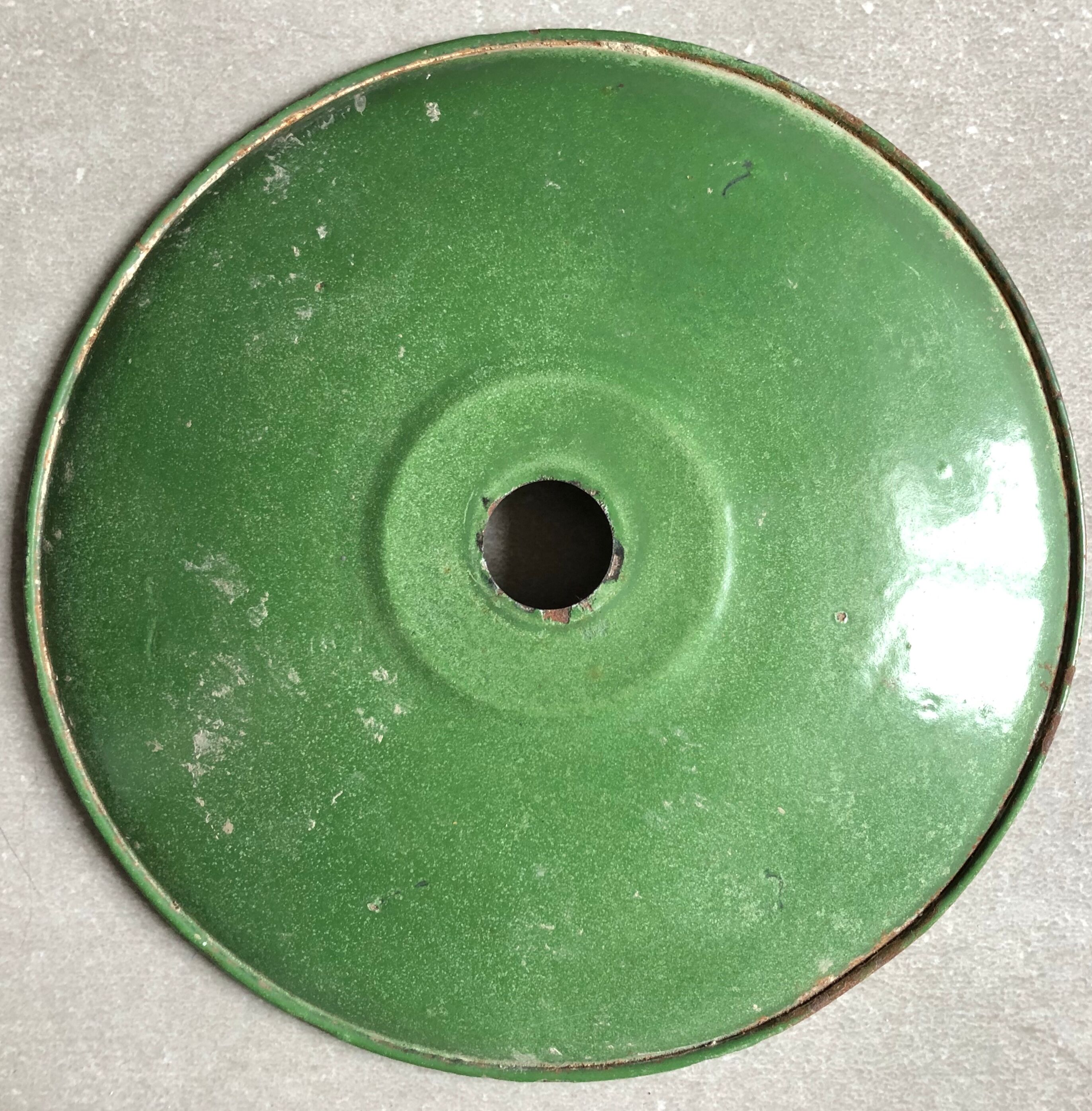 Date shade in vintage enamelled sheet style white and green farm -25cm