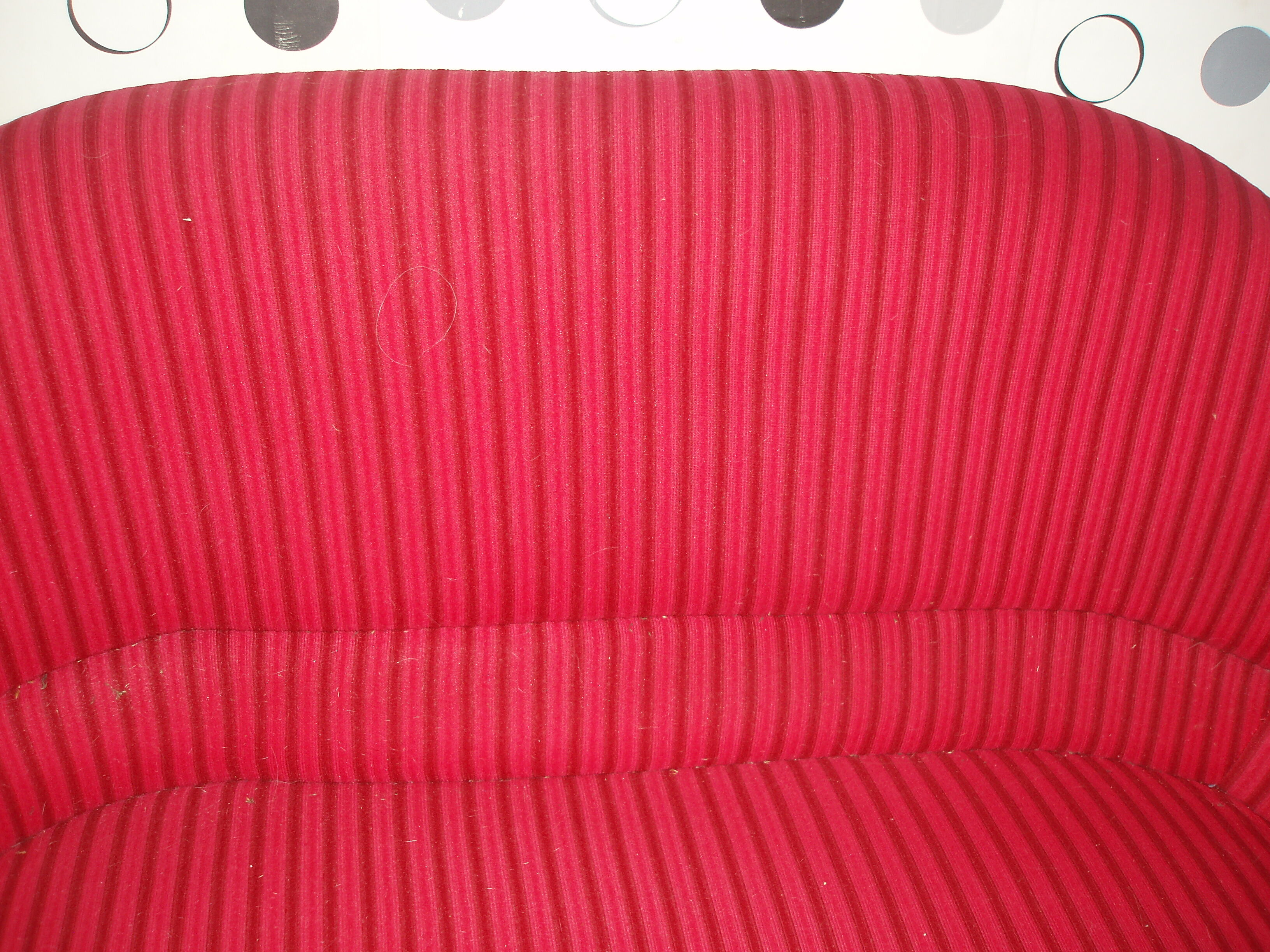 2-seater red velvet vintage sofa