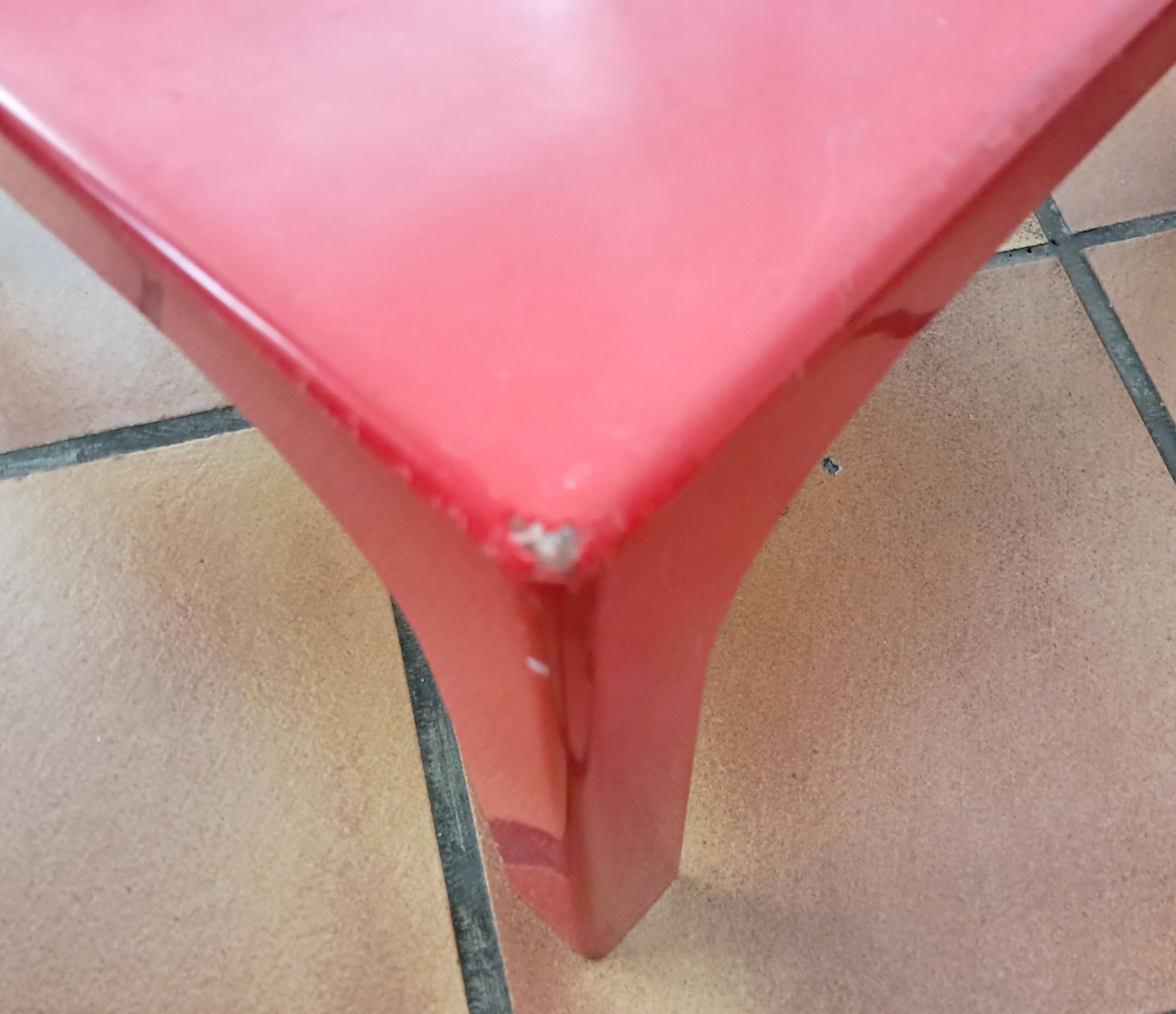 Red table OZOO. Marc Berthier for Prisunic. 1970