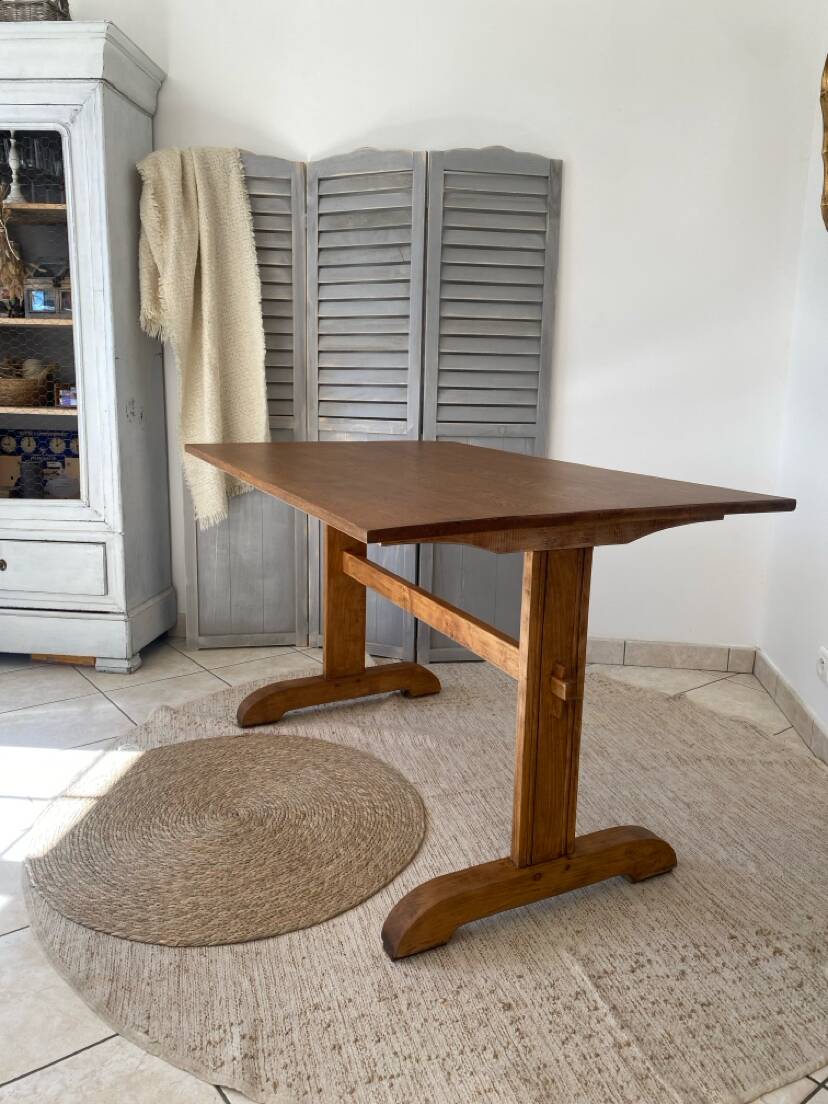 Bistro table