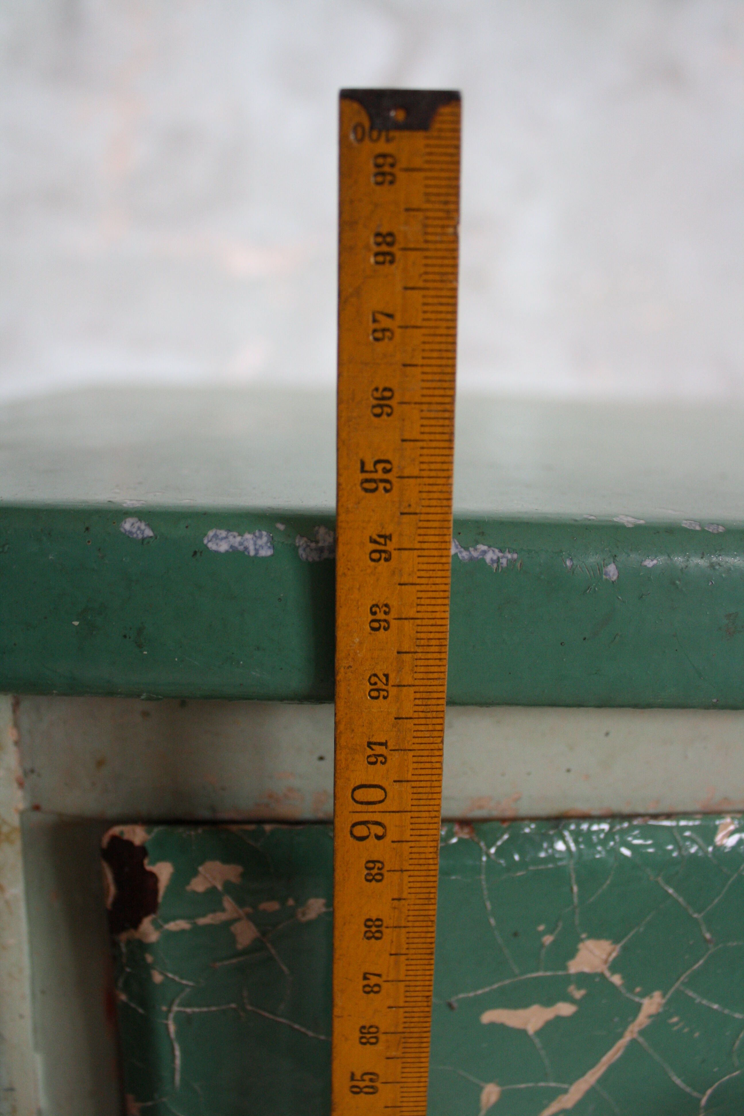 Industrial low metal buffet