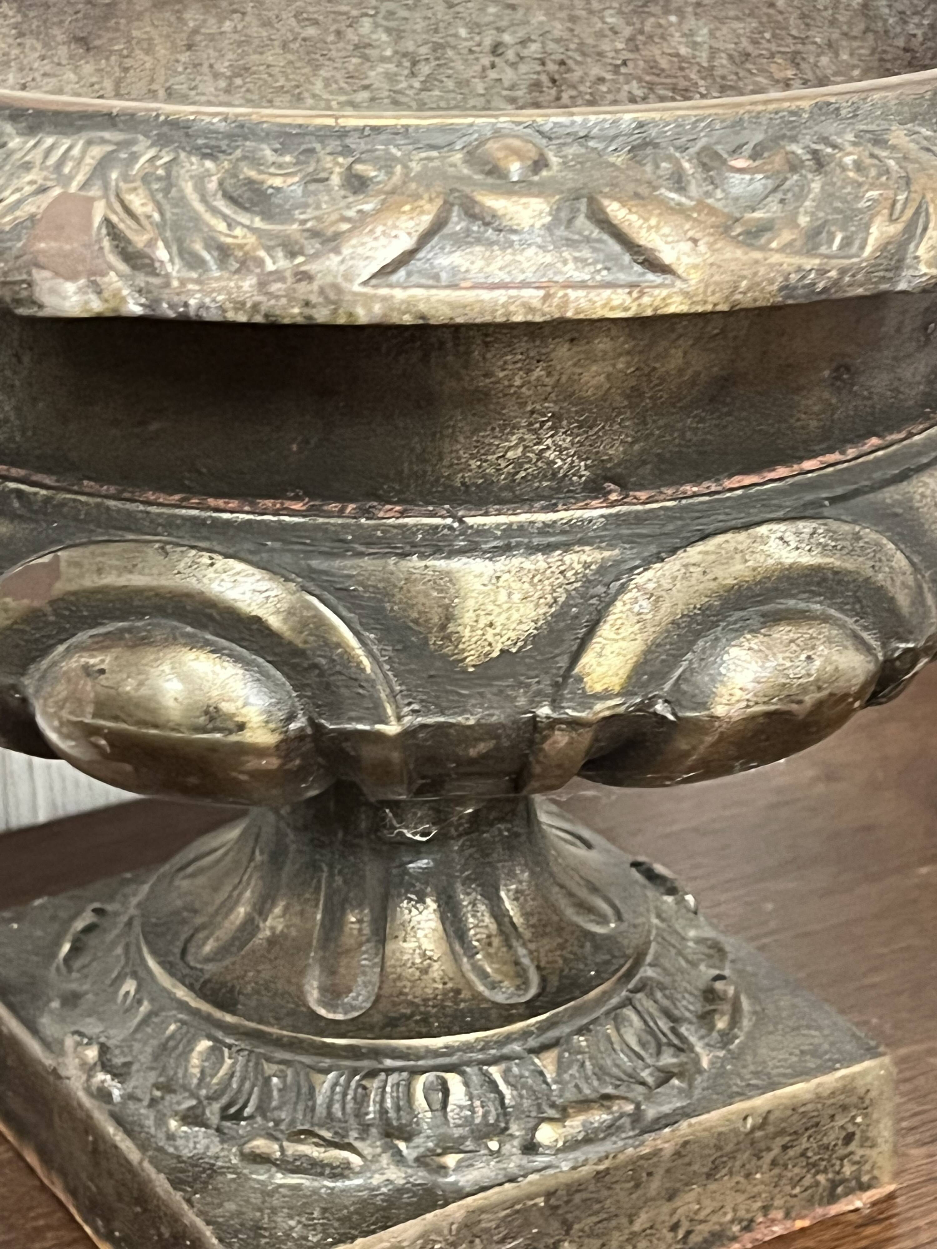 Pair of medicis vases/planters