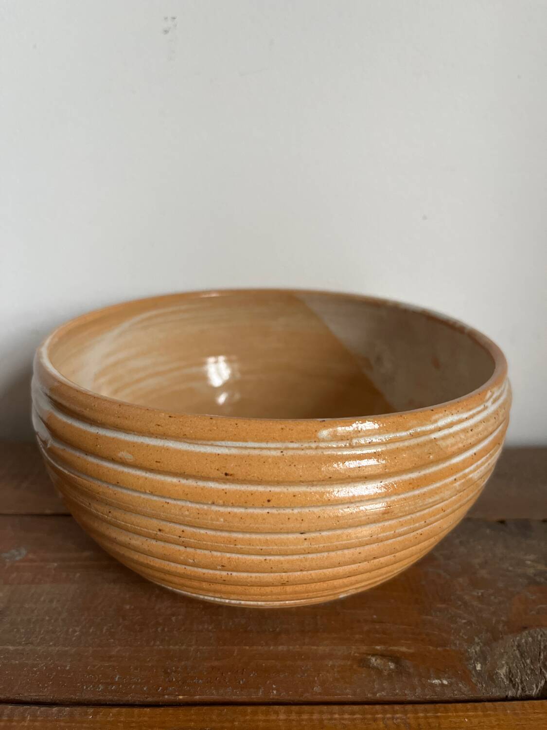 Stoneware salad bowl
