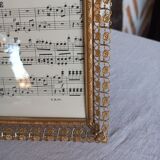 Chiseled gold pose photo frame
