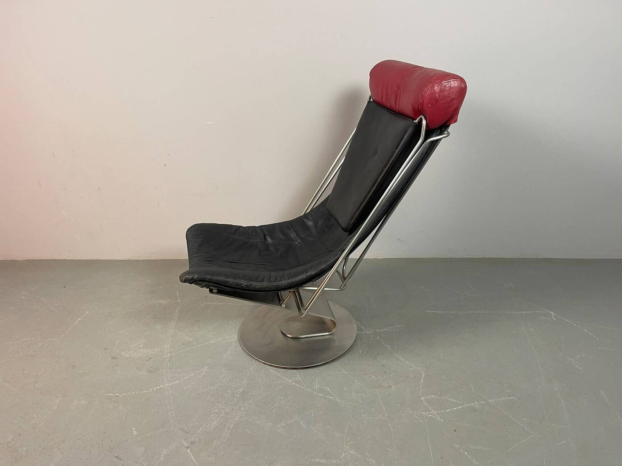 Mid-Century Danish Design ‘Interdane’ Lounge Chair in Black & Red