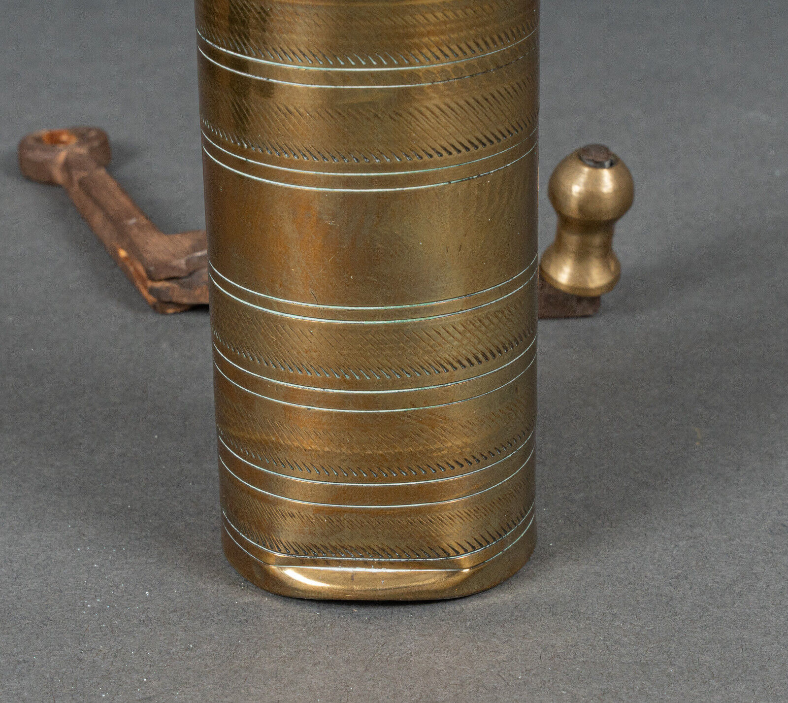 Large nineteenth pepper mill Nurtsengul Istanbul