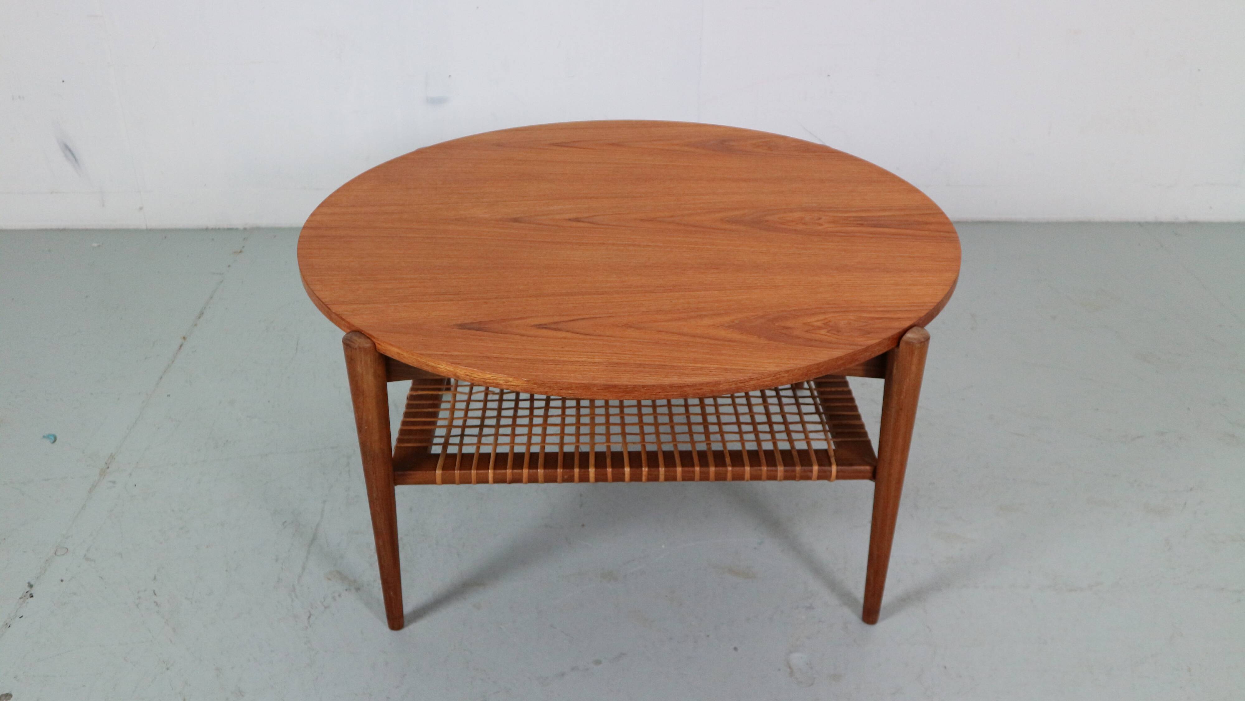 Scandinavian Modern Teak& Rattan Round Coffee Table, 1960's Denmark