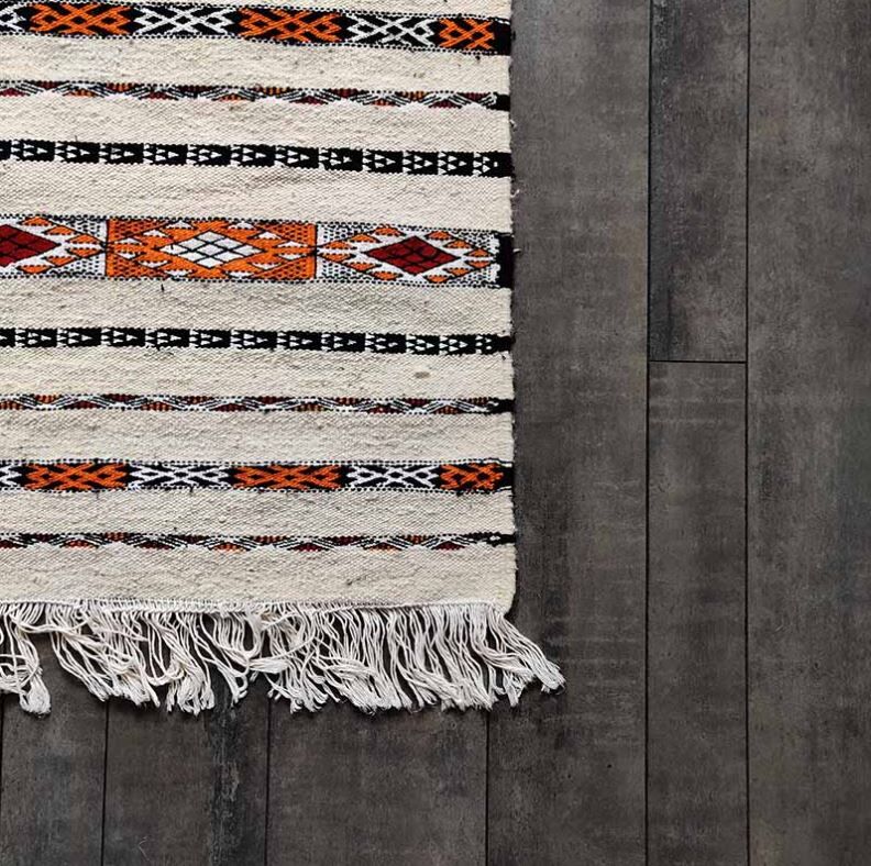 Moroccan ethnic white kilim carpet 70x150 cm