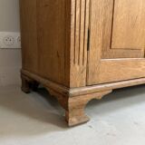 Large two-part display case (renovated)