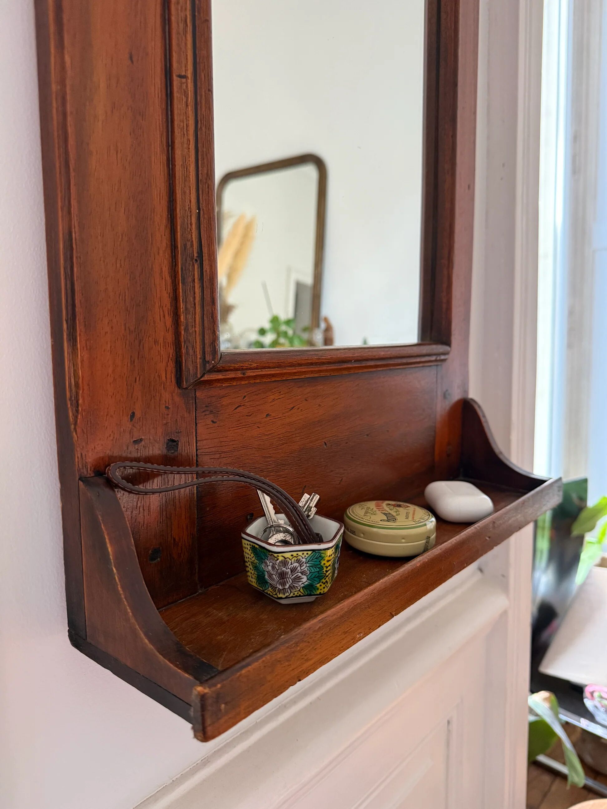 Antique wooden dressing table mirror – classic charm