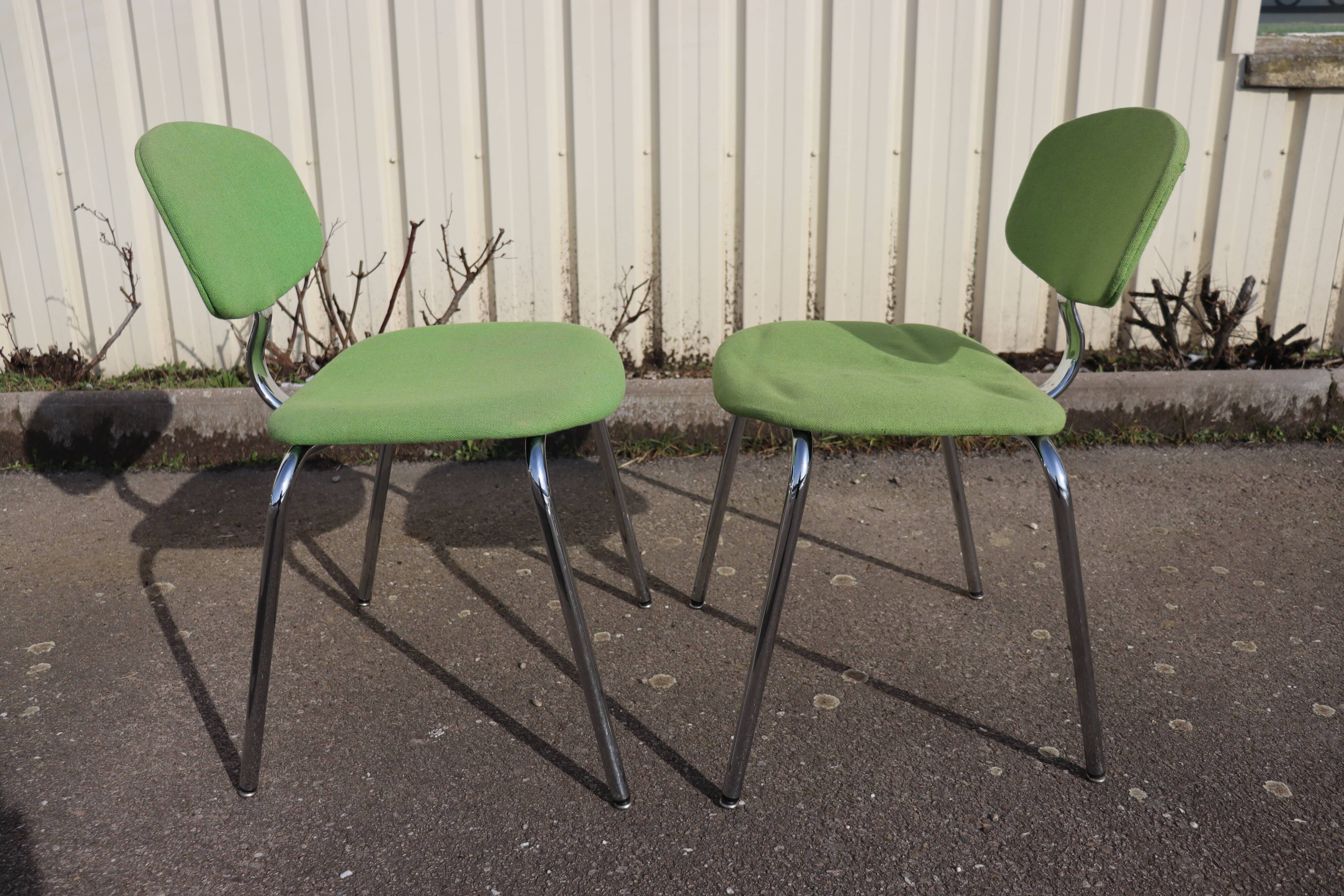 Set of 4 1970s Strafor-steelcase chairs