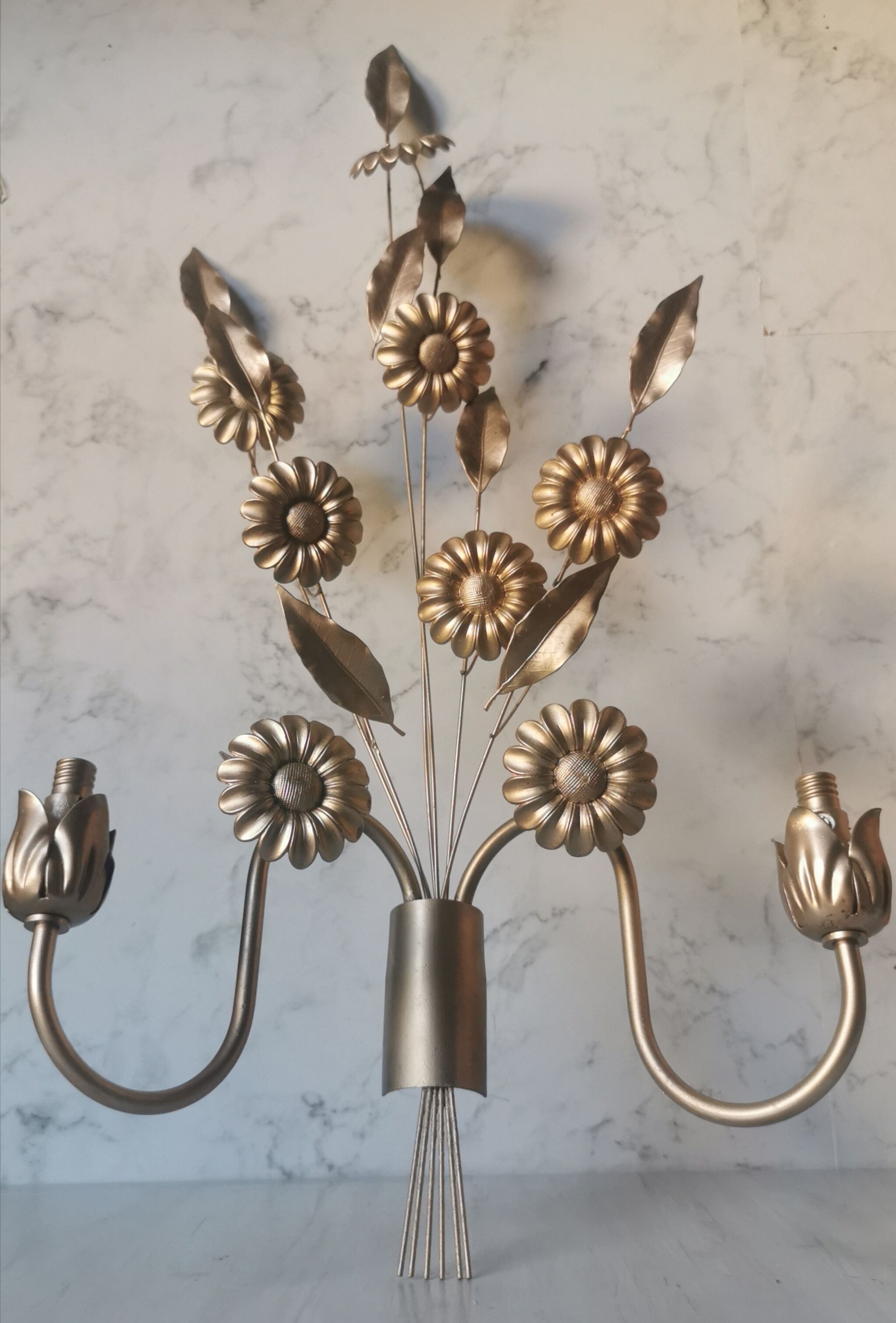 Applique murale fleurs metal doré