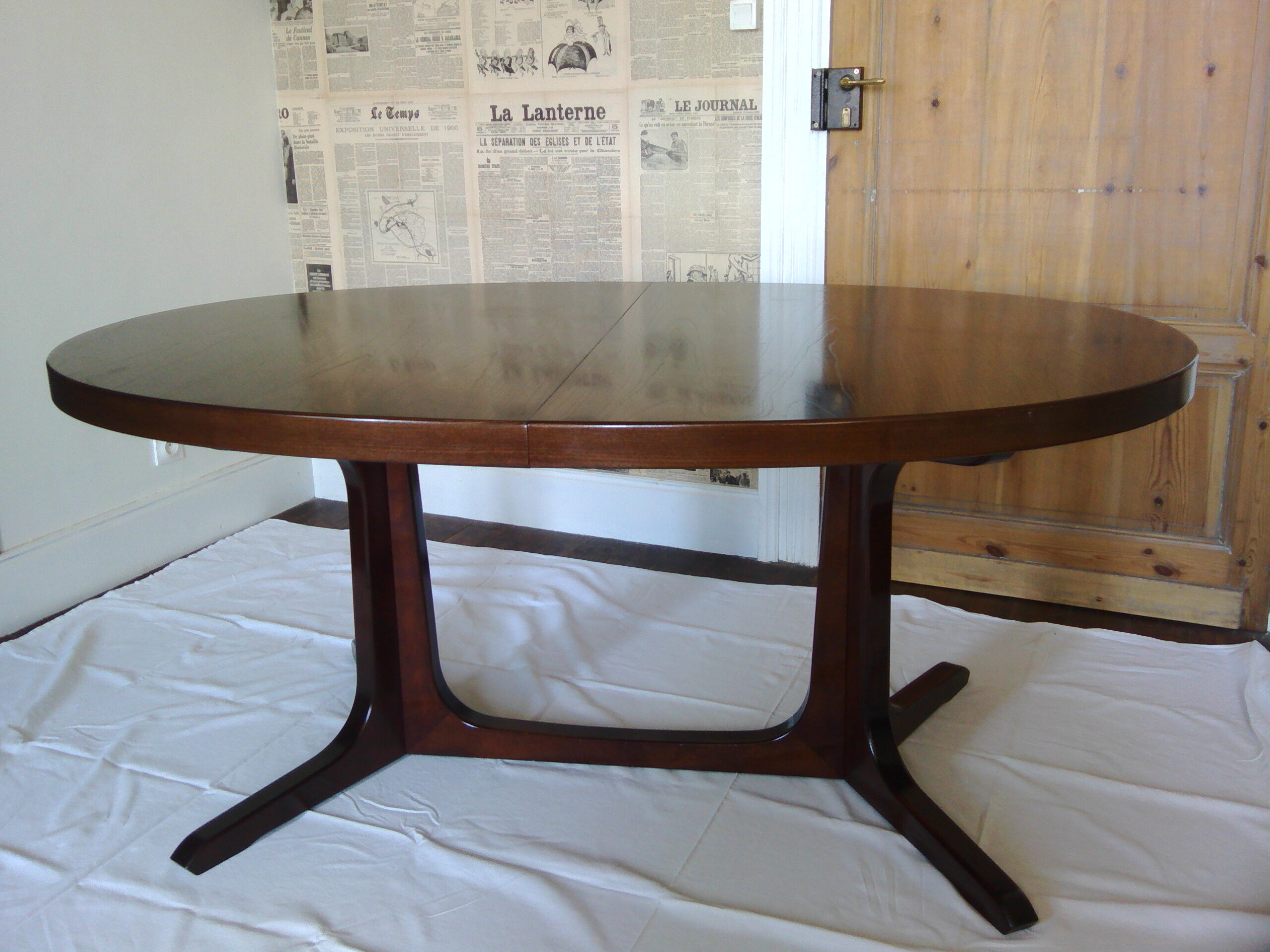 Vintage oval dining table with extensions for Baumann - 1960