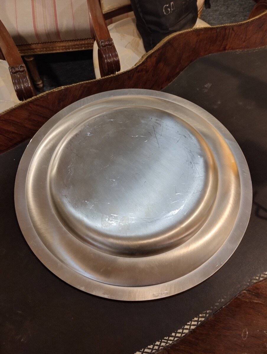 1262085 - Plat Circulaire - Modèle Perles - Christofle - V. 1980.
