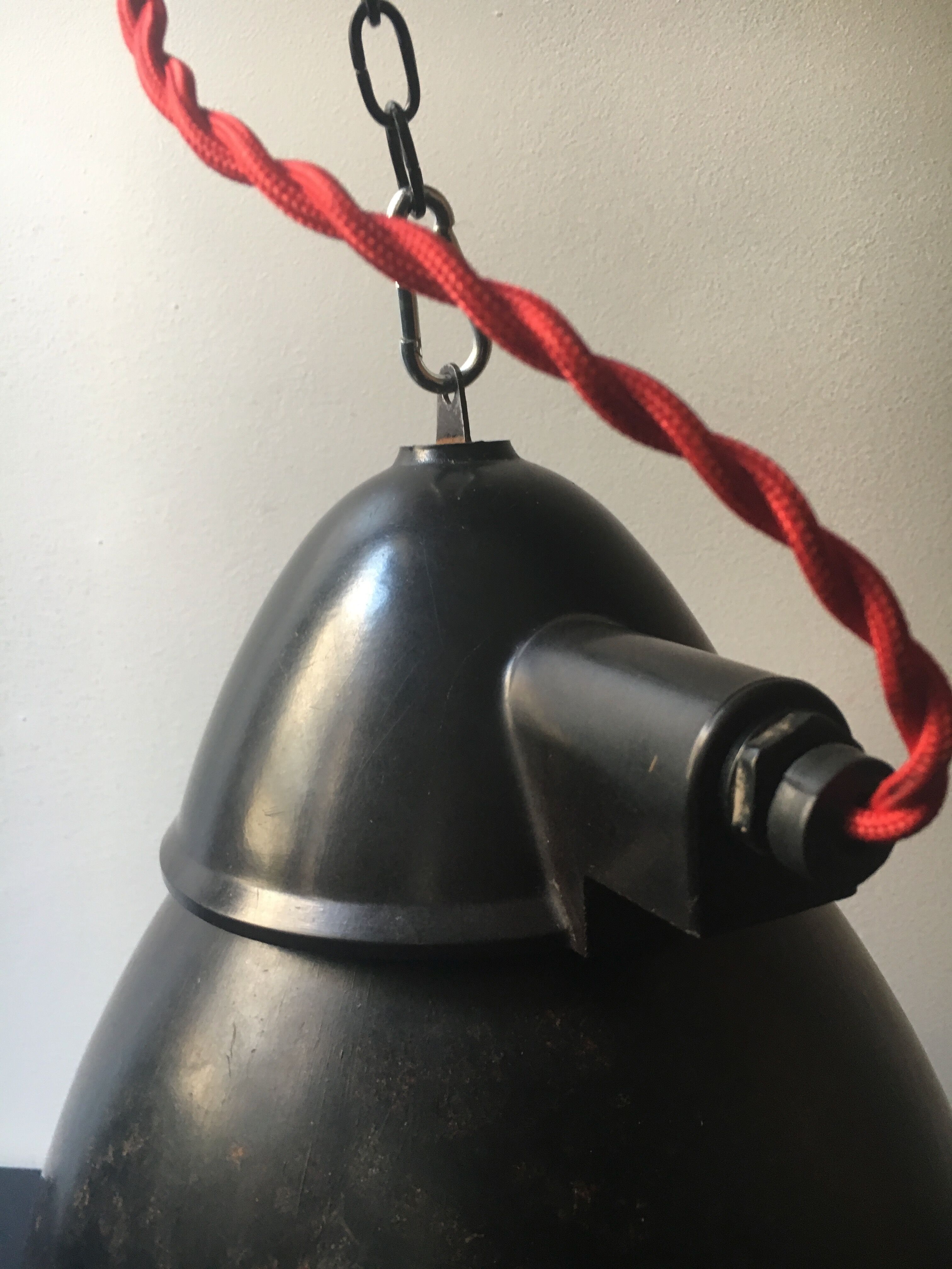Old german bakelite round suspension