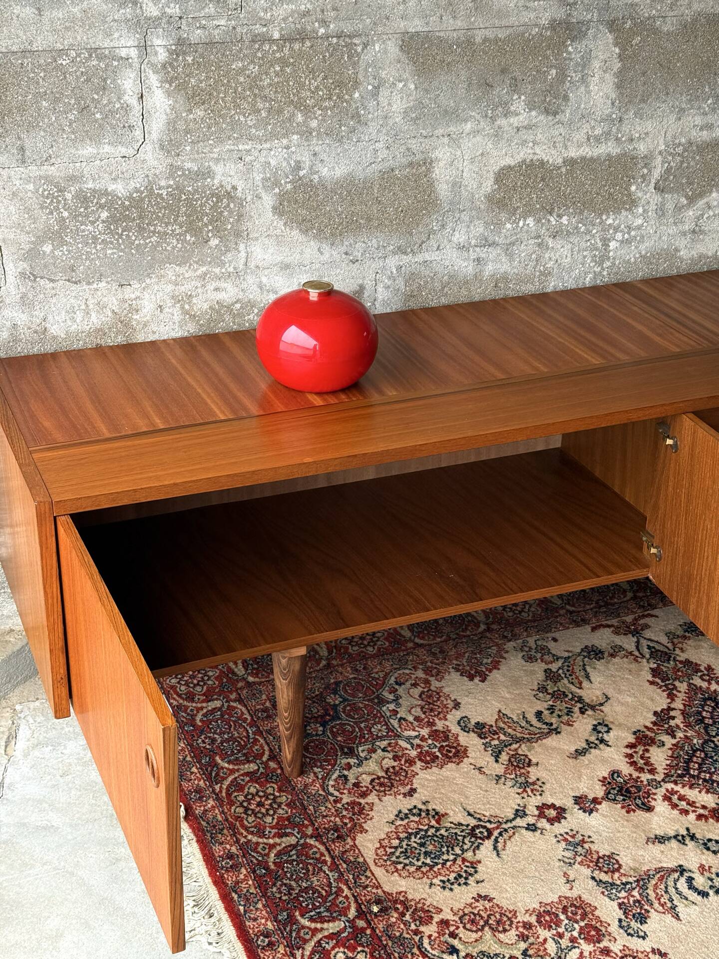 Vintage Scandinavian low sideboard in teak, 1970.