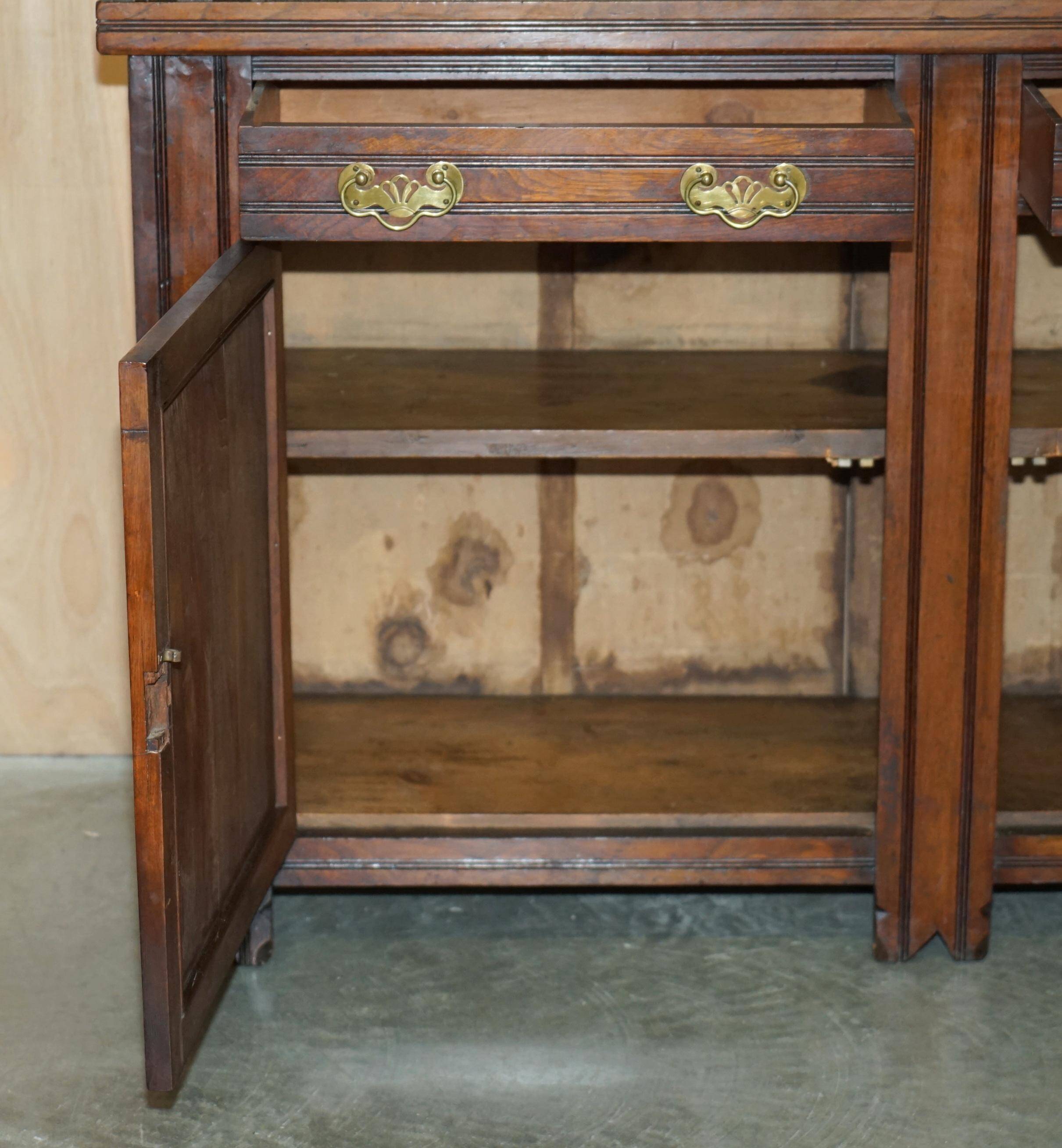 Victorian English oak rustic buffet circa 1880 with drawers.