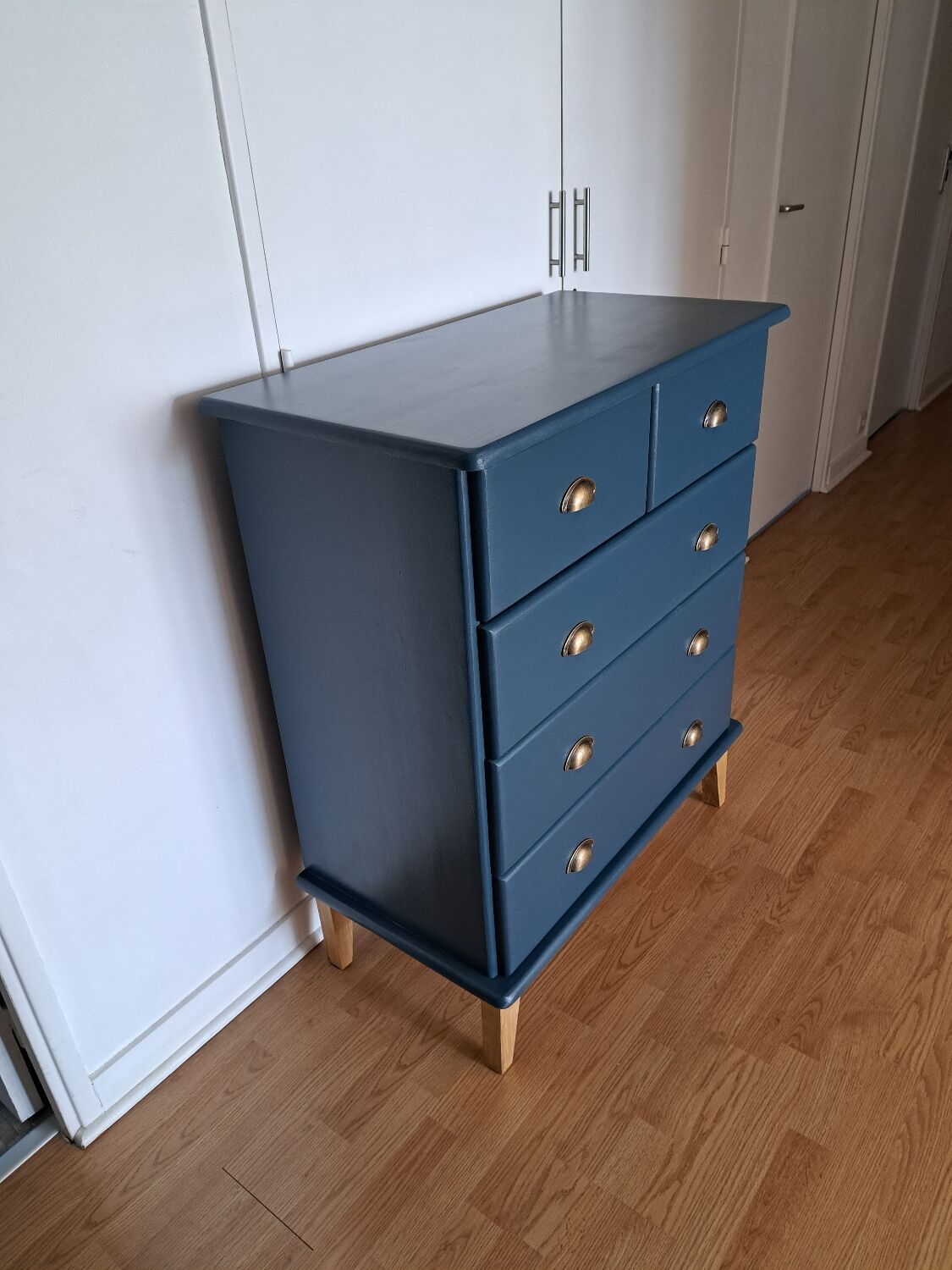 Chest of drawers
