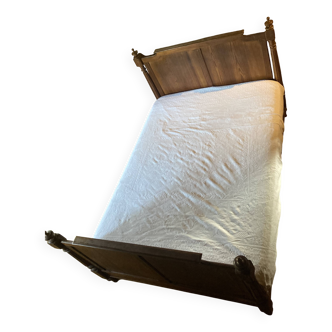 Old pine bed