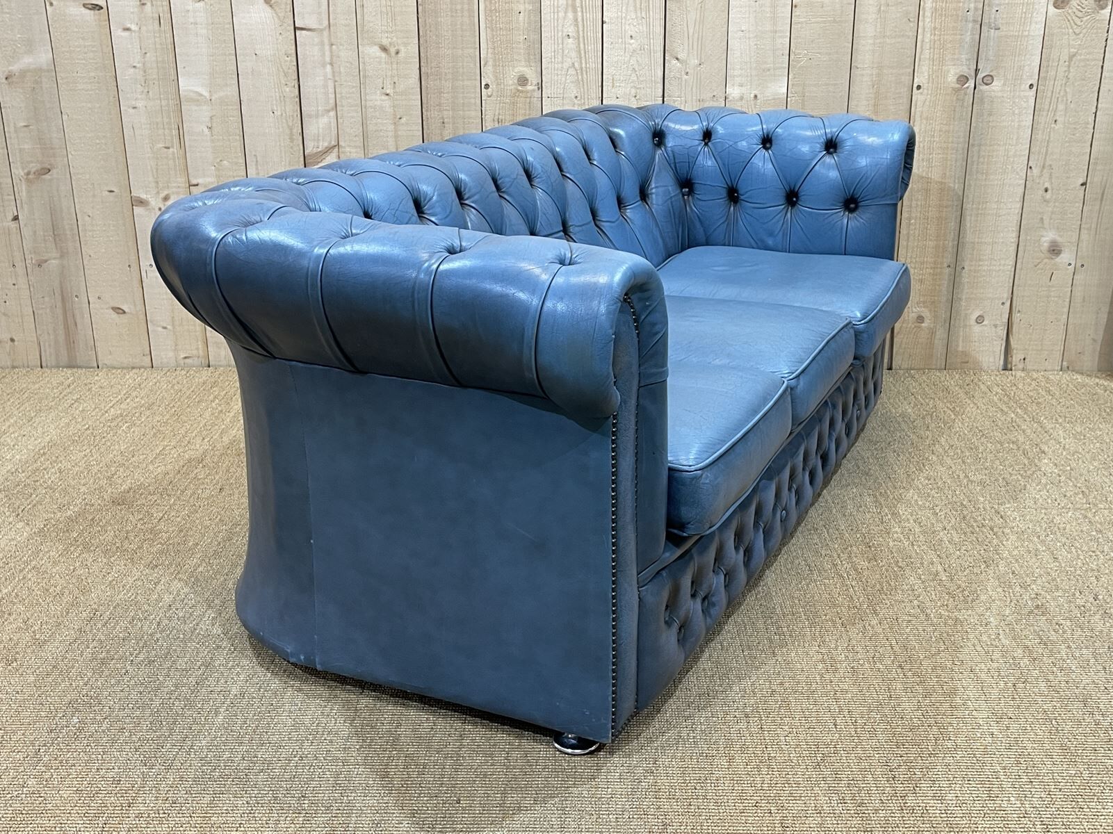 English Chesterfield 3-seater sofa in blue leather from the 1980s