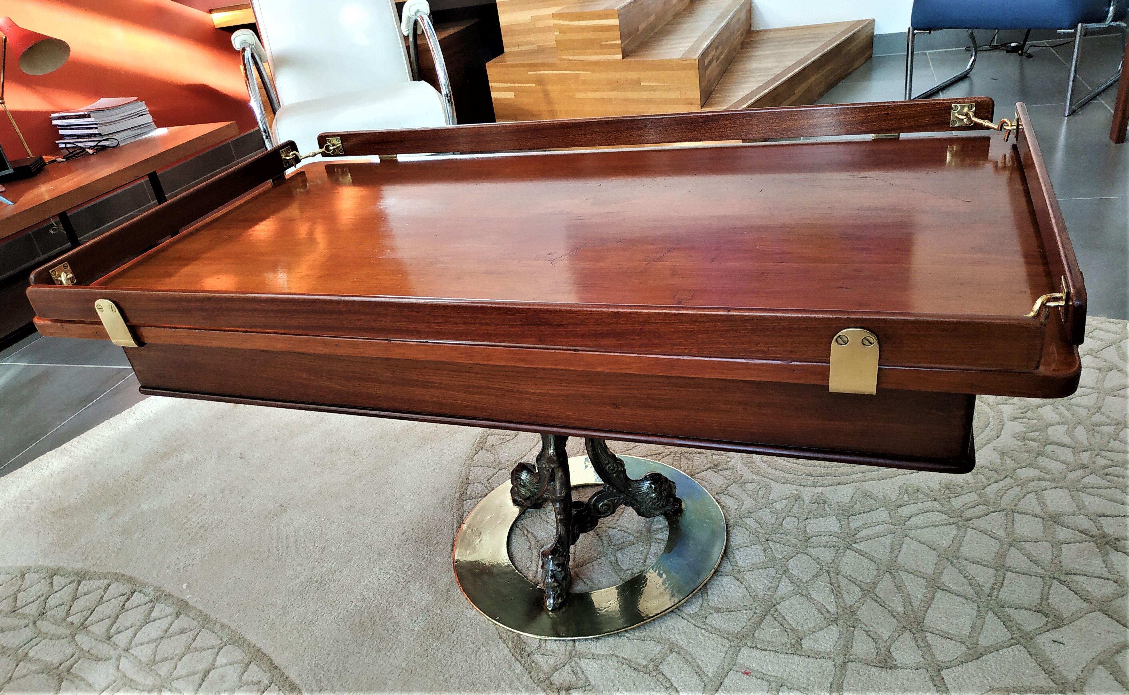 Marine bass table in solid mahogany