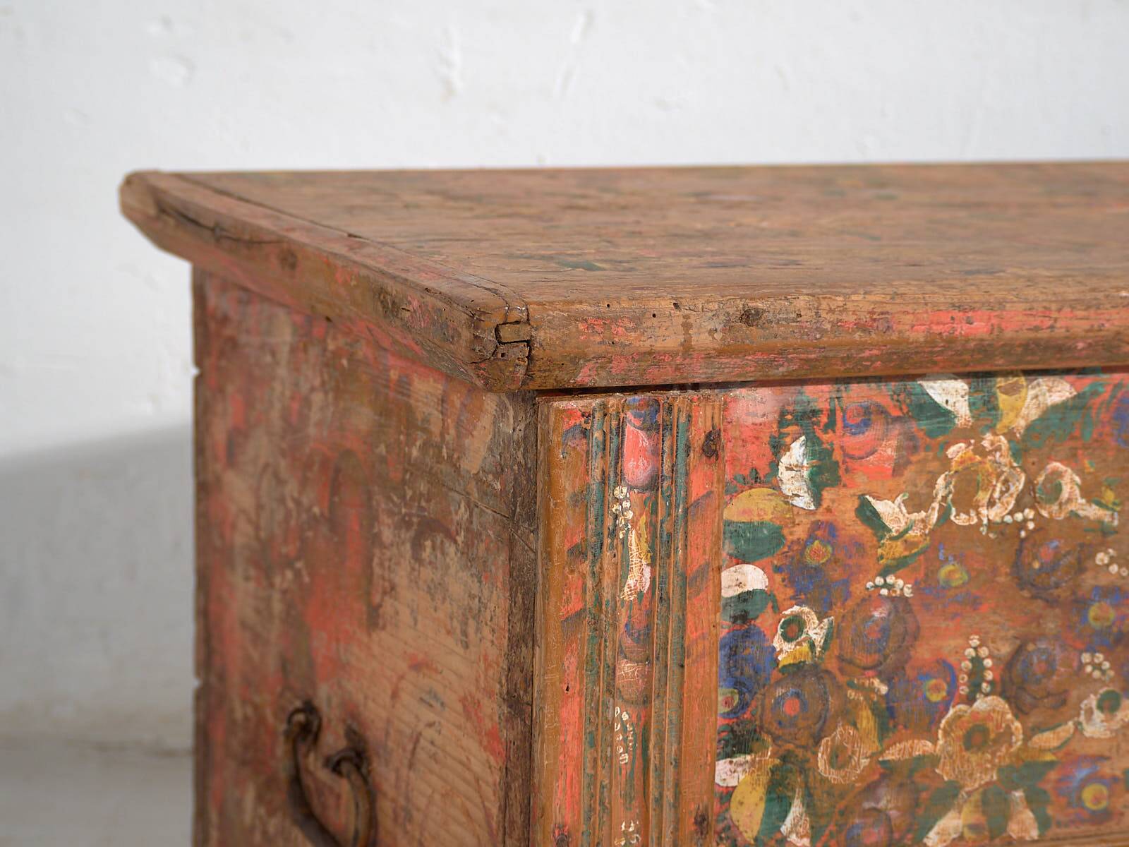 Antique painted trunk with floral motifs (c.1920) #32