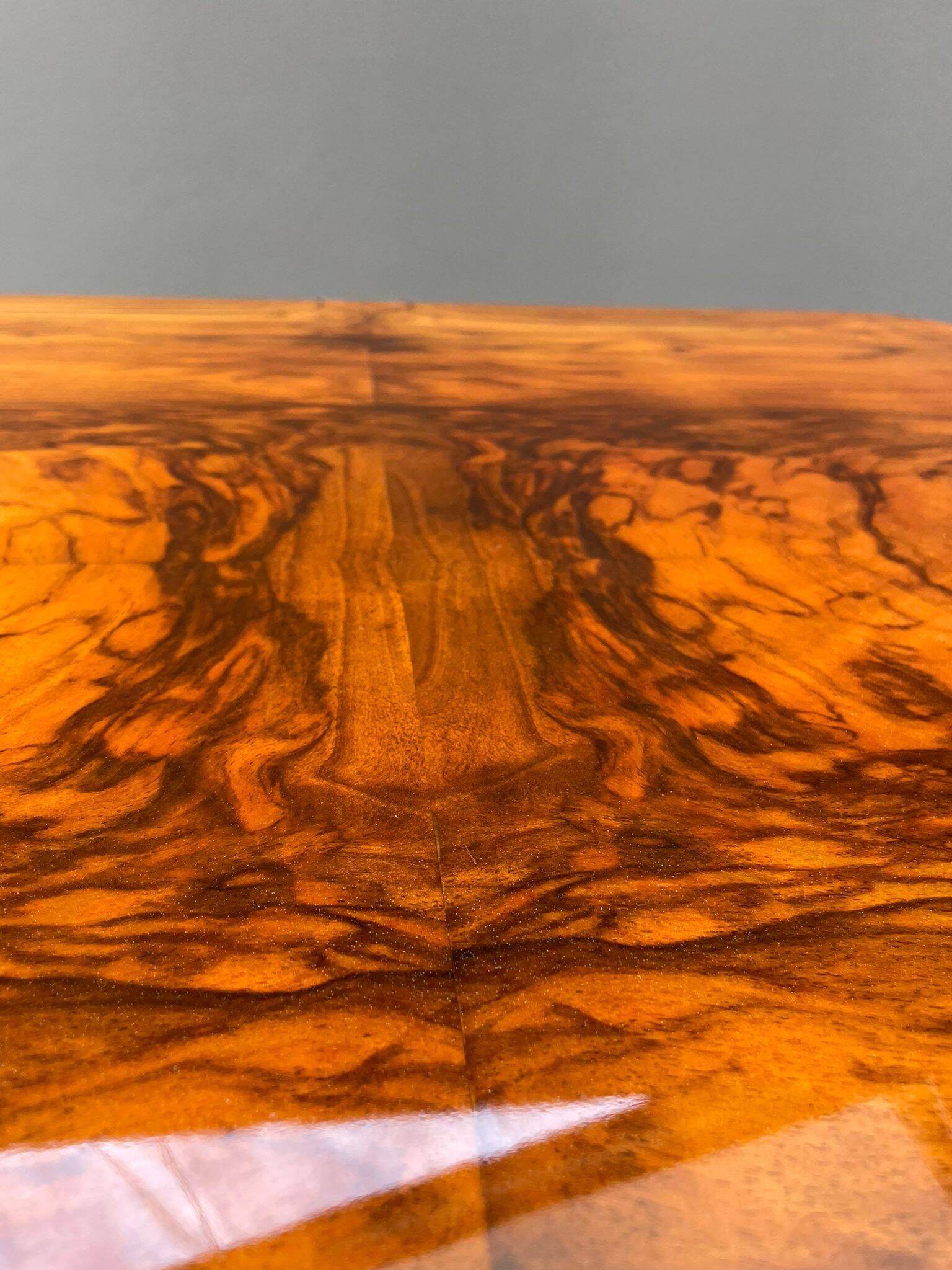 Table basse Art déco à deux niveaux en chêne massif, années 1930