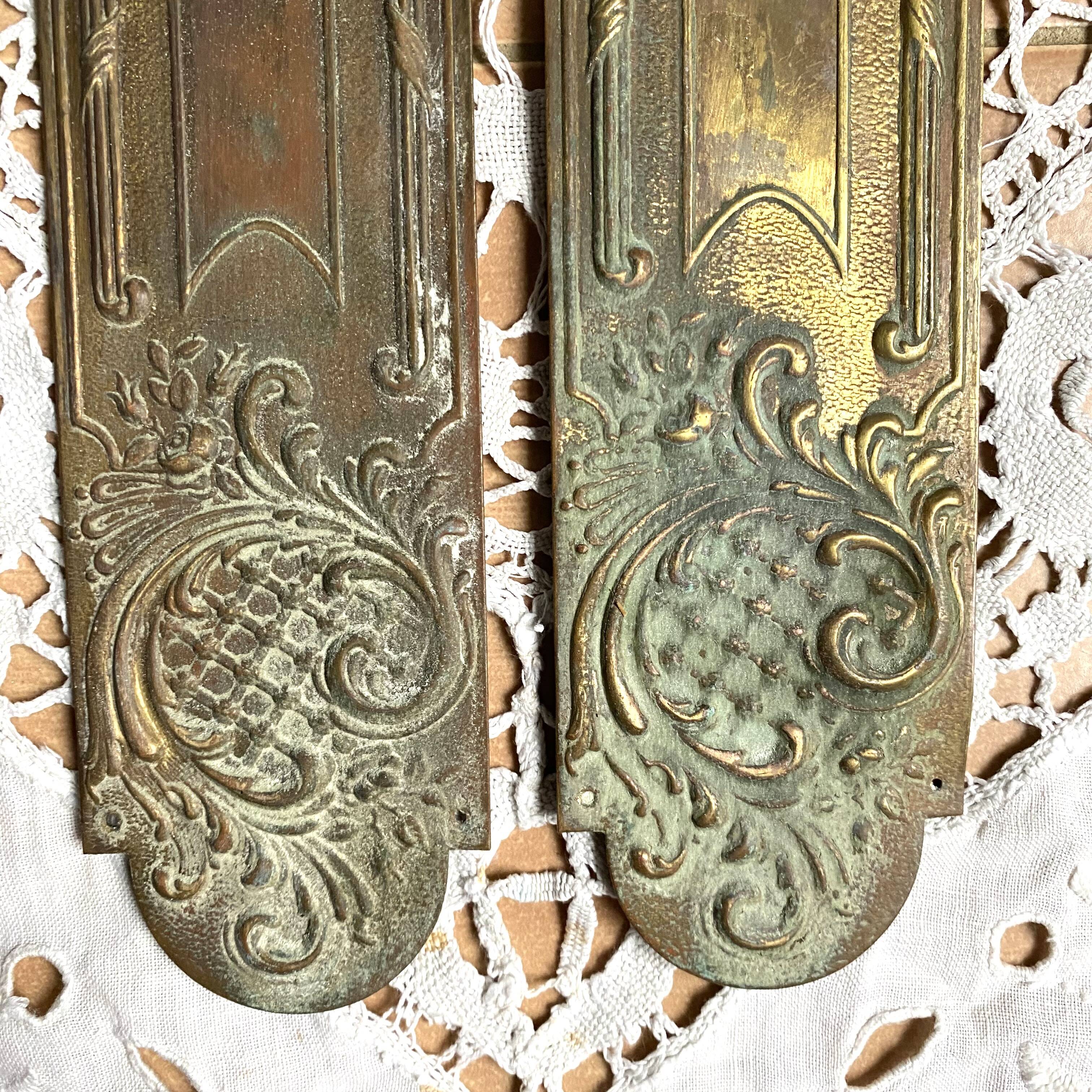 Antique brass cleanliness plates