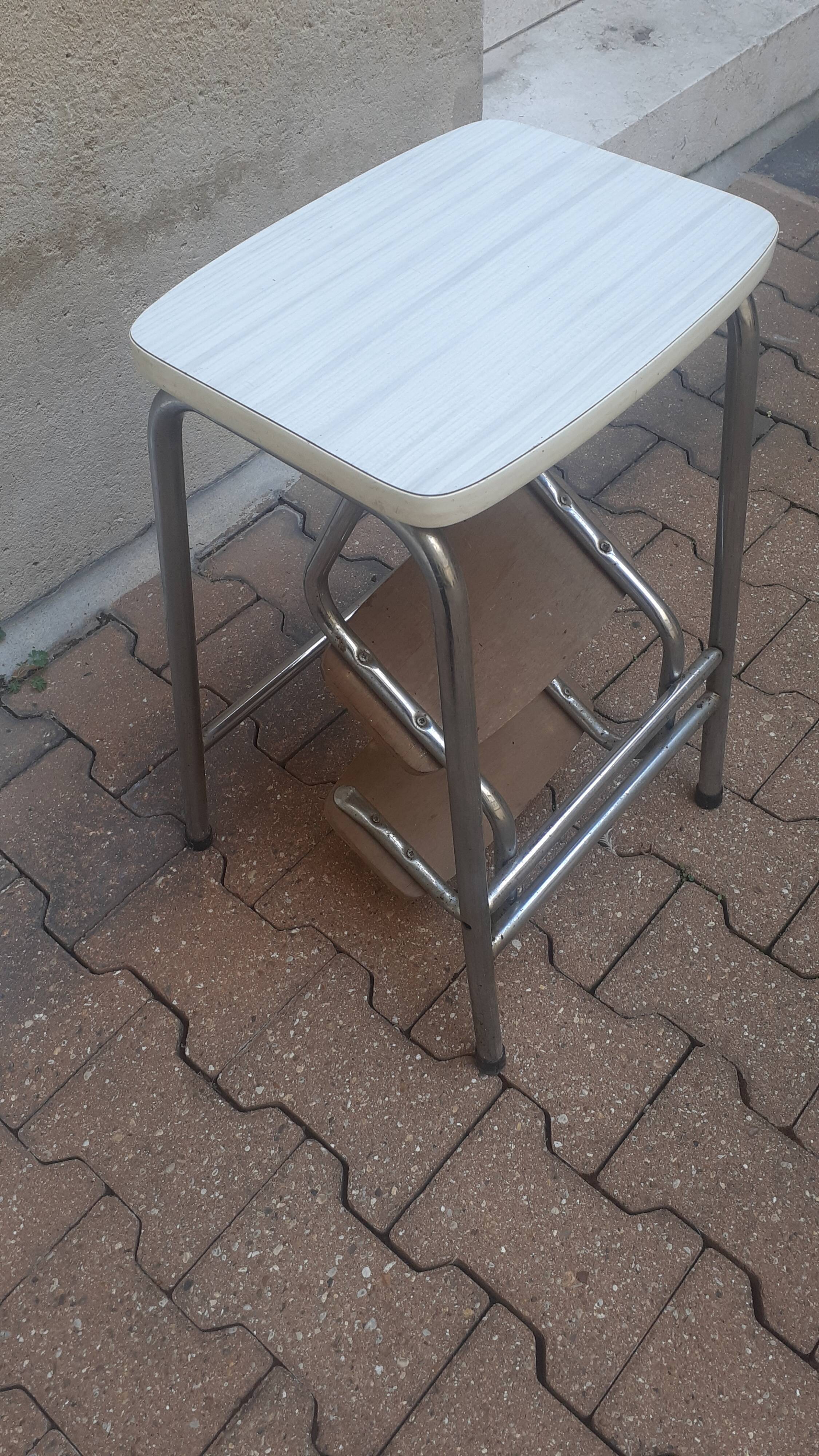 Stepladder stool