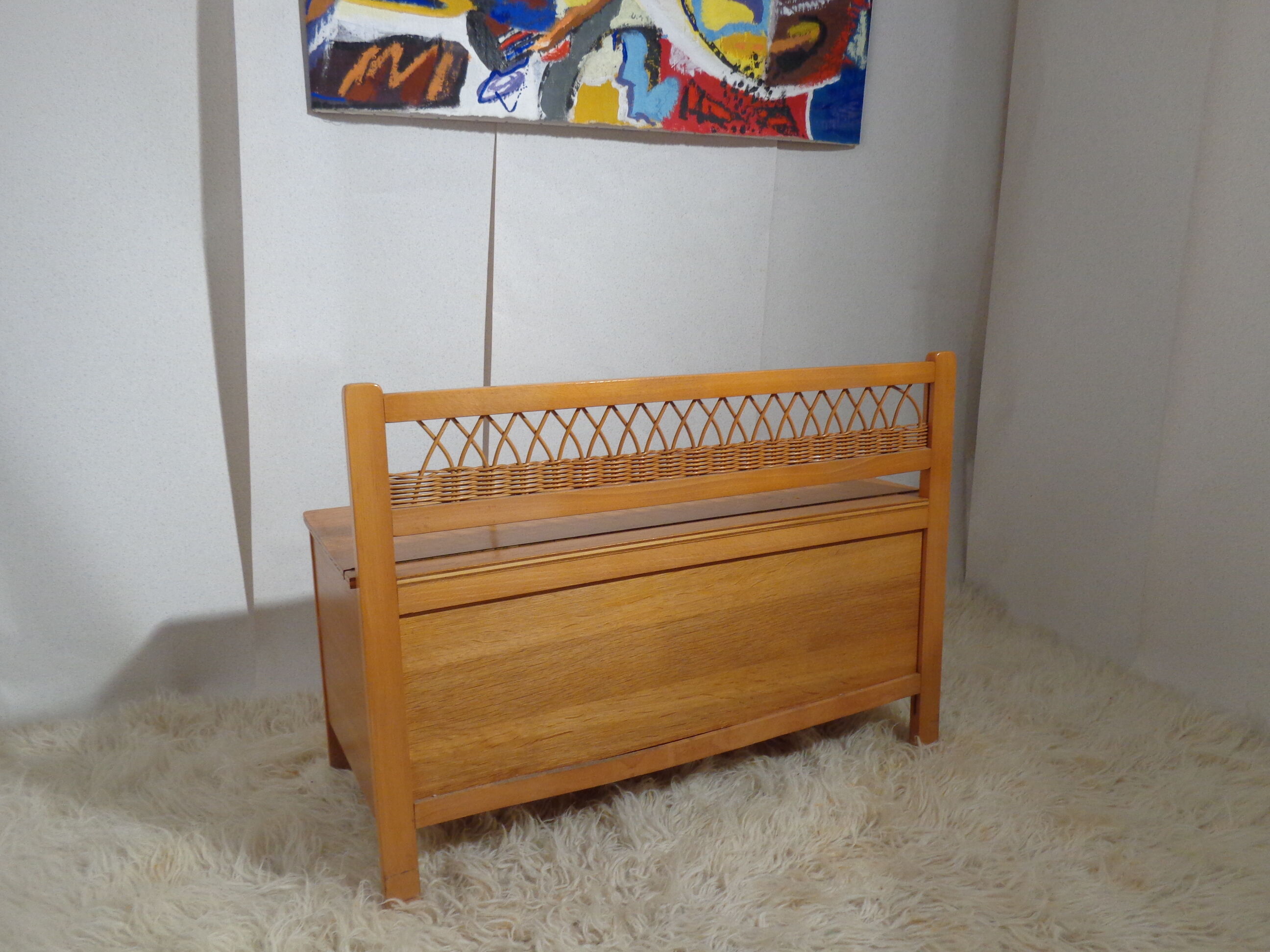 Trunk bench vintage wood and rattan of the 1950s