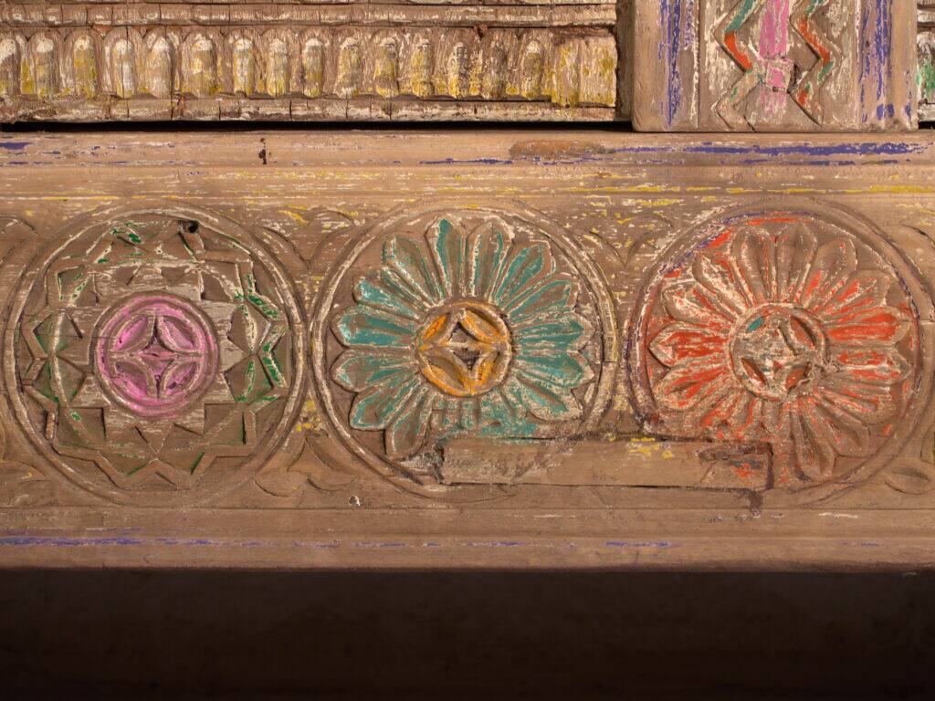 Polychrome carved antique buffet in pine – Xinjiang, circa 1900