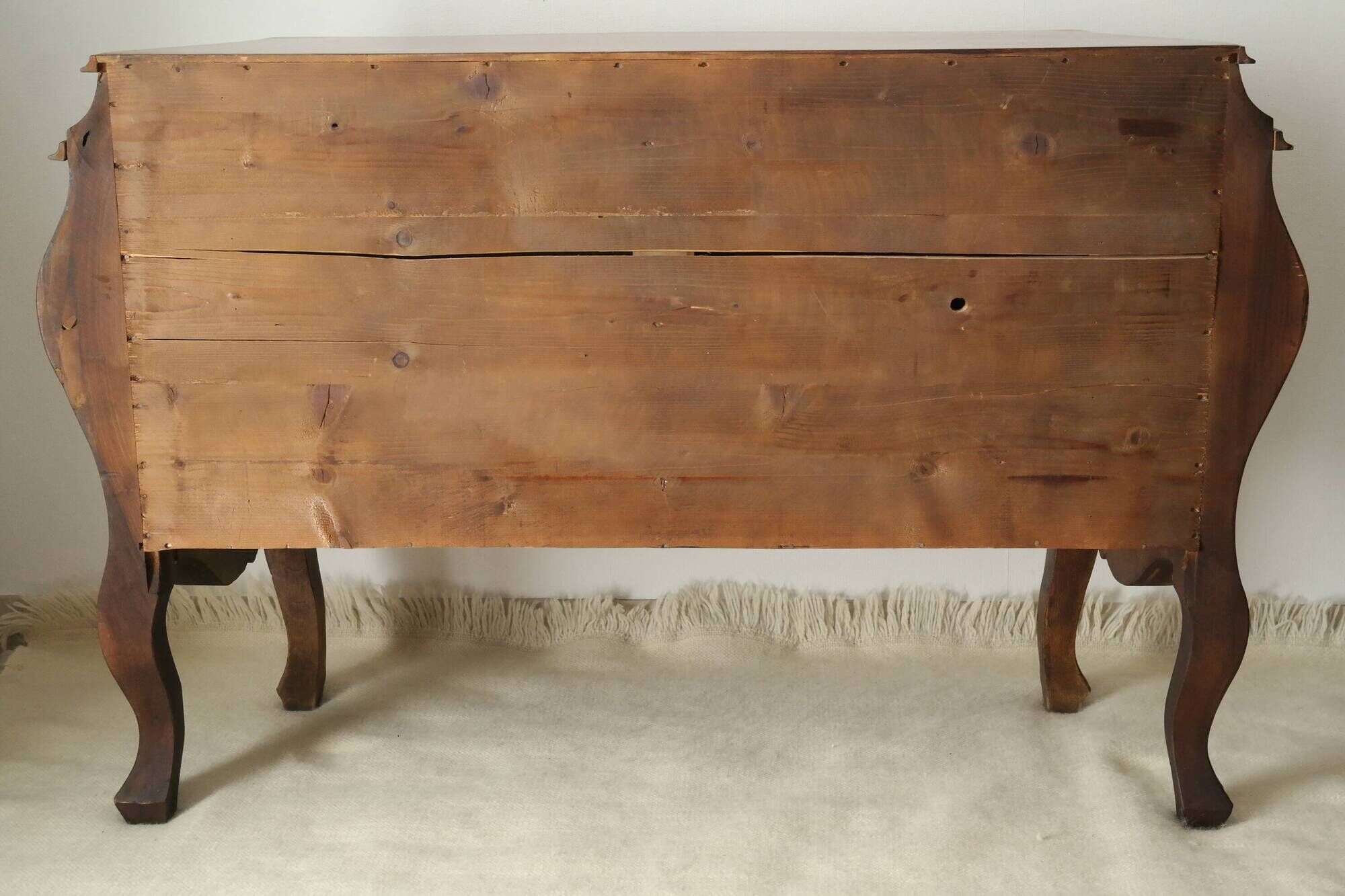 Louis XV style walnut tomb chest of drawers, 20th century