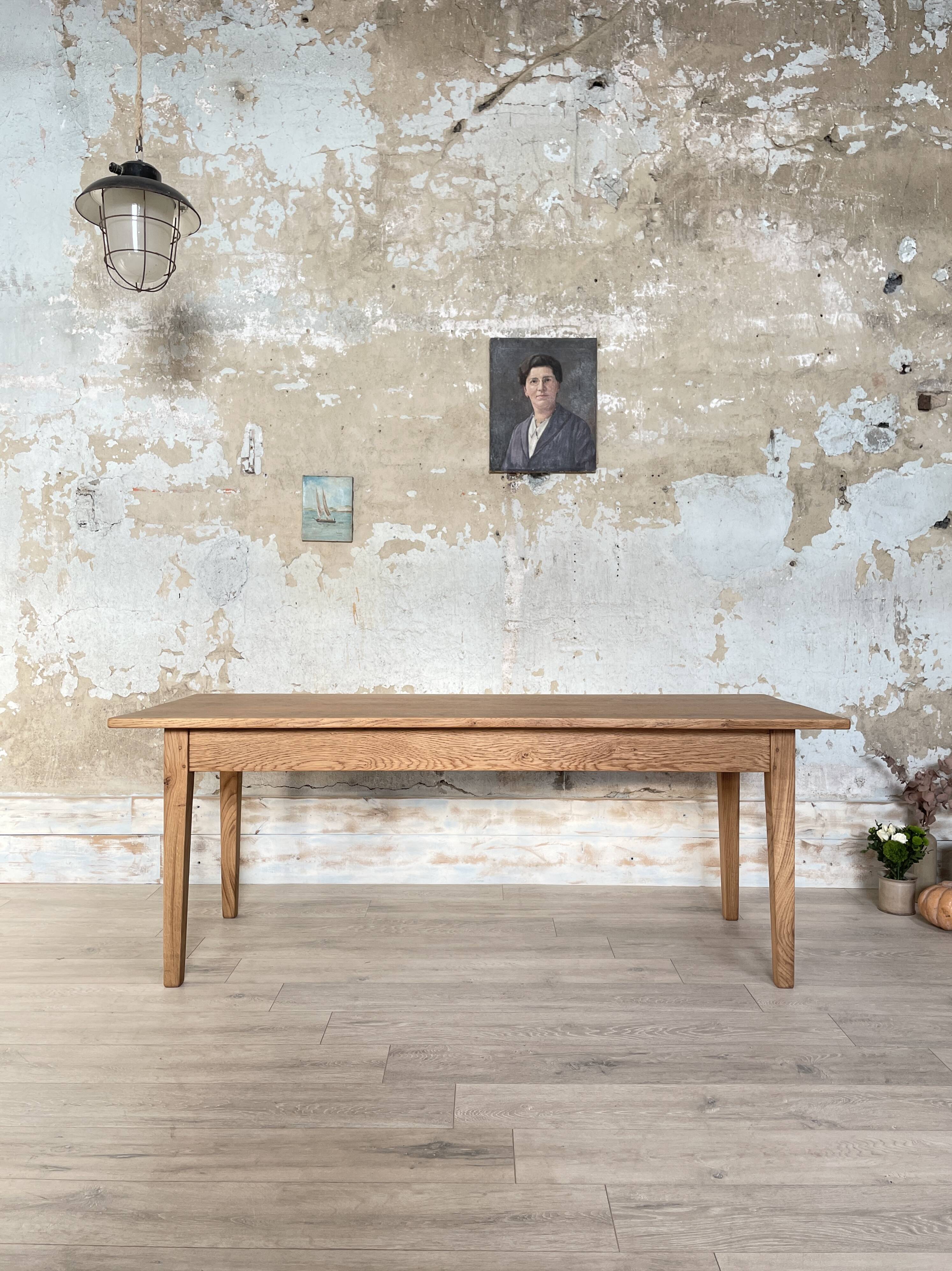 Vintage farmhouse table in solid oak.