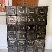 Strafor cabinet with flaps