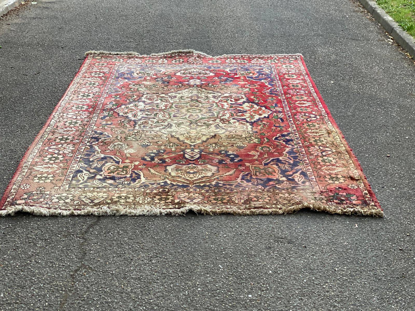 Tapis persan en laine peignée velours bordeaux 300x200
