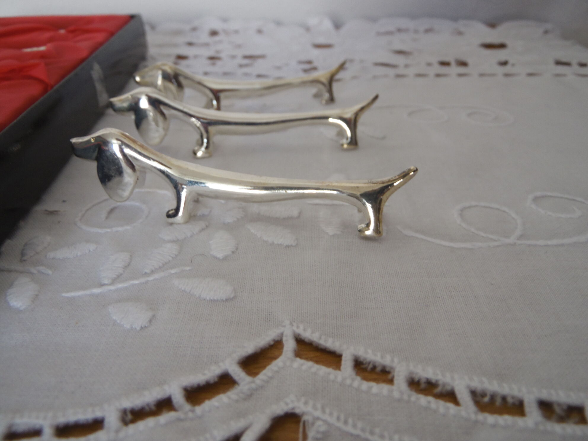 knife holder dog shape basset