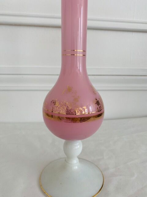 Pink opaline soliflore vase