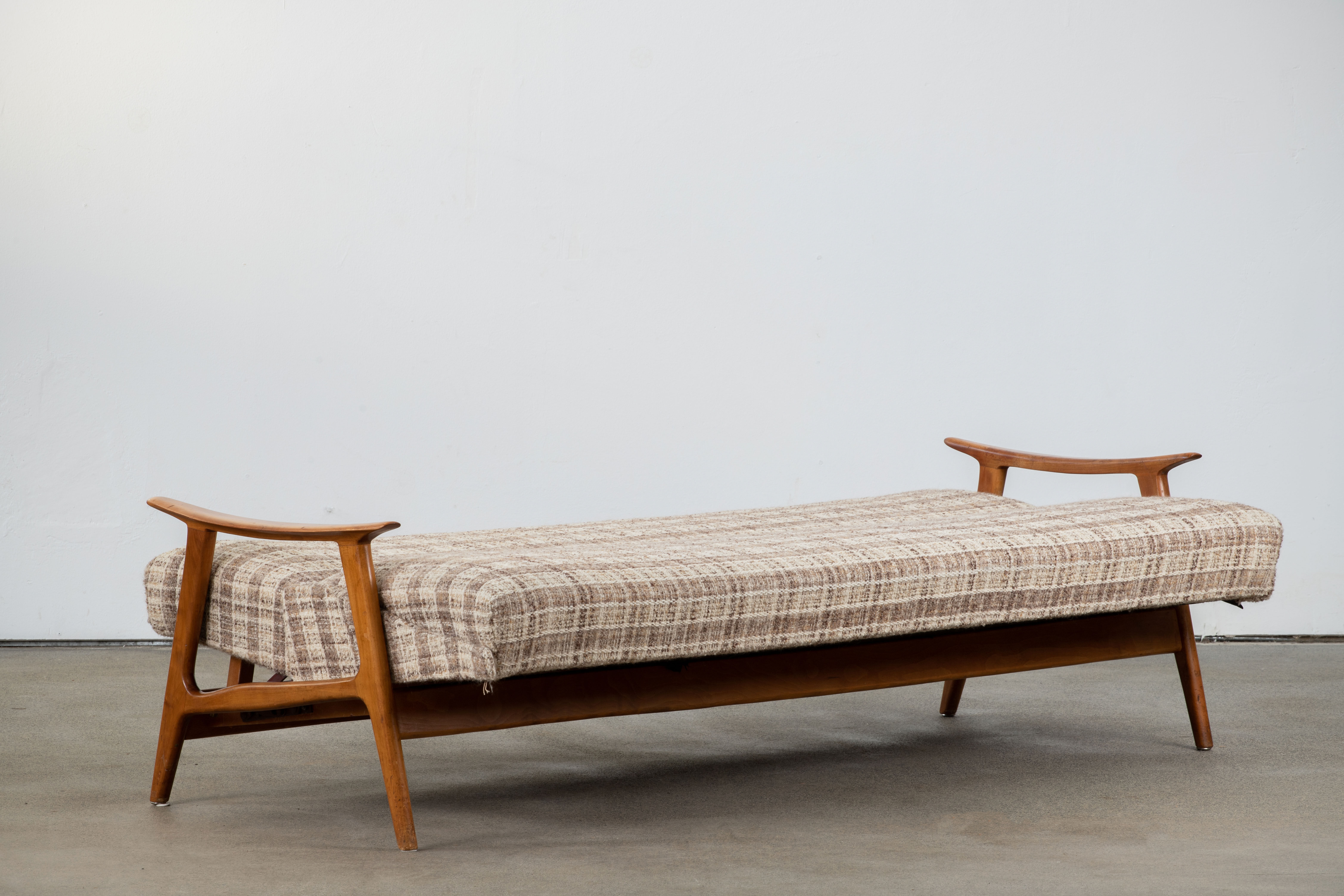 Scandinavian sofa 201 cm