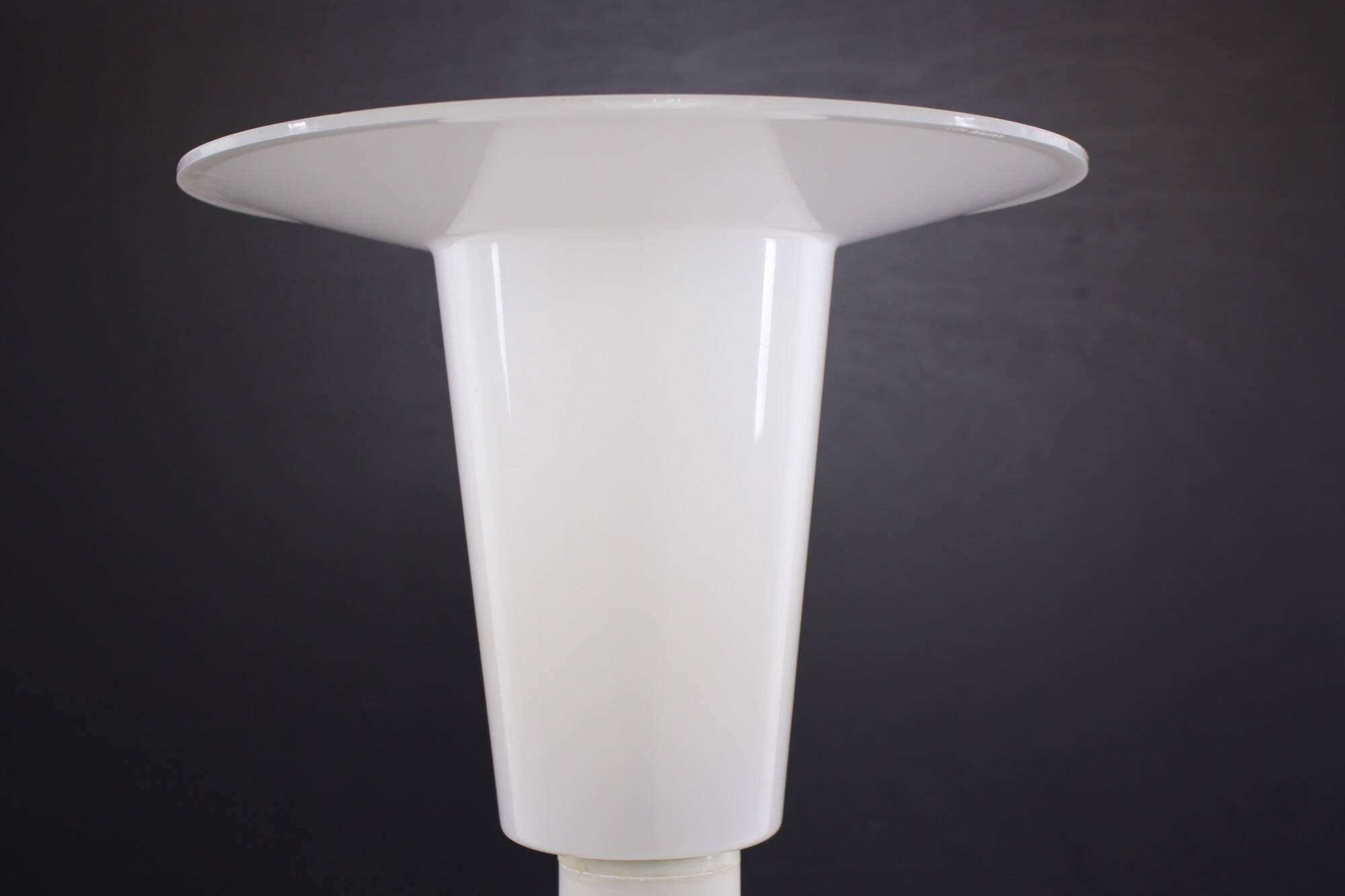 Large Luxus Sweden lamp.