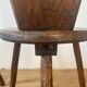 4 chaises tripode de ferme brutalistes